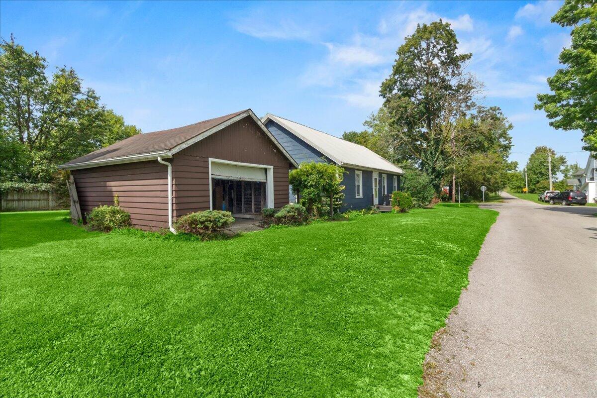 12066 Urbana, Middleburg, Ohio 43336