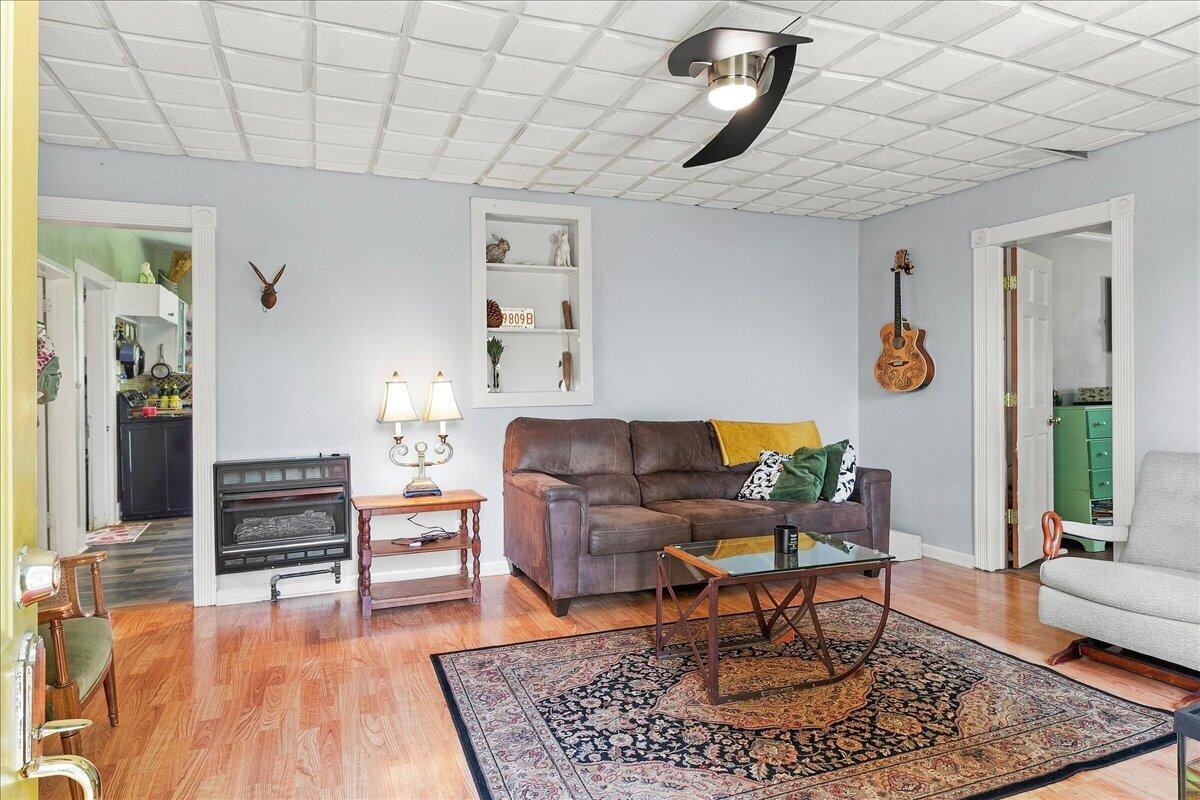 12066 Urbana, Middleburg, Ohio 43336