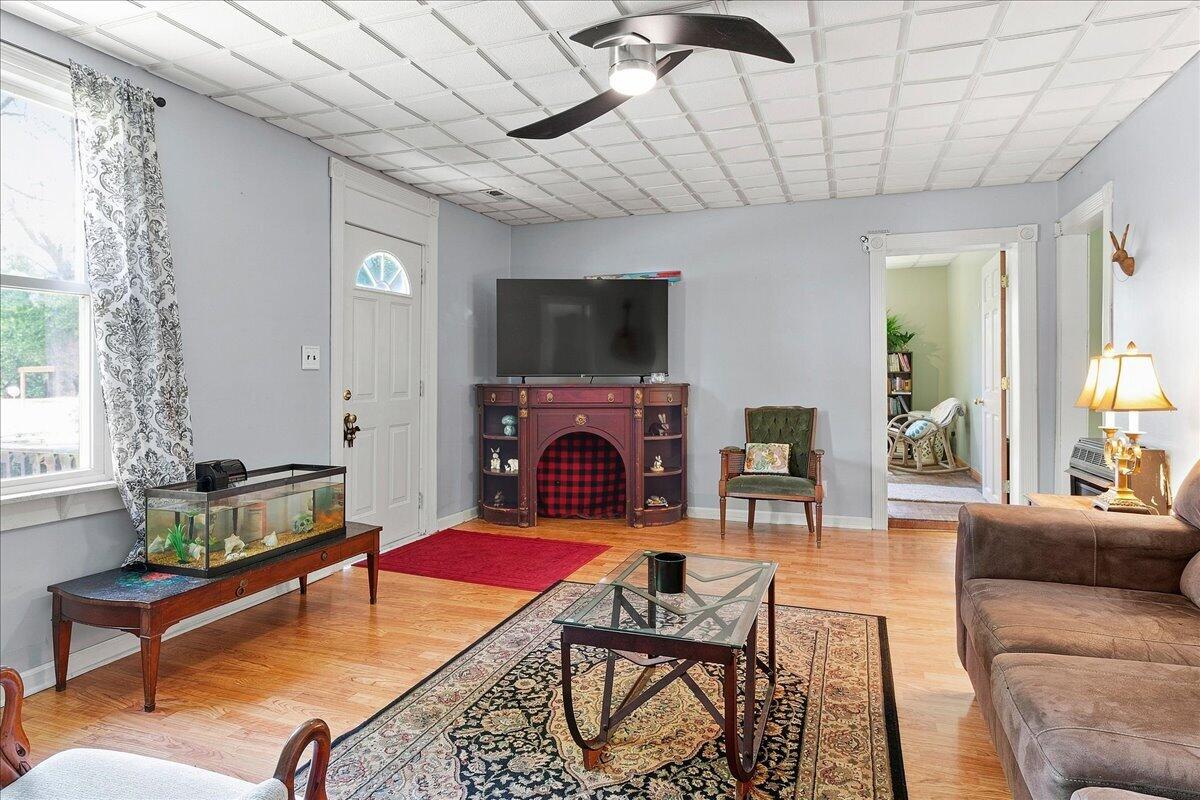 12066 Urbana, Middleburg, Ohio 43336