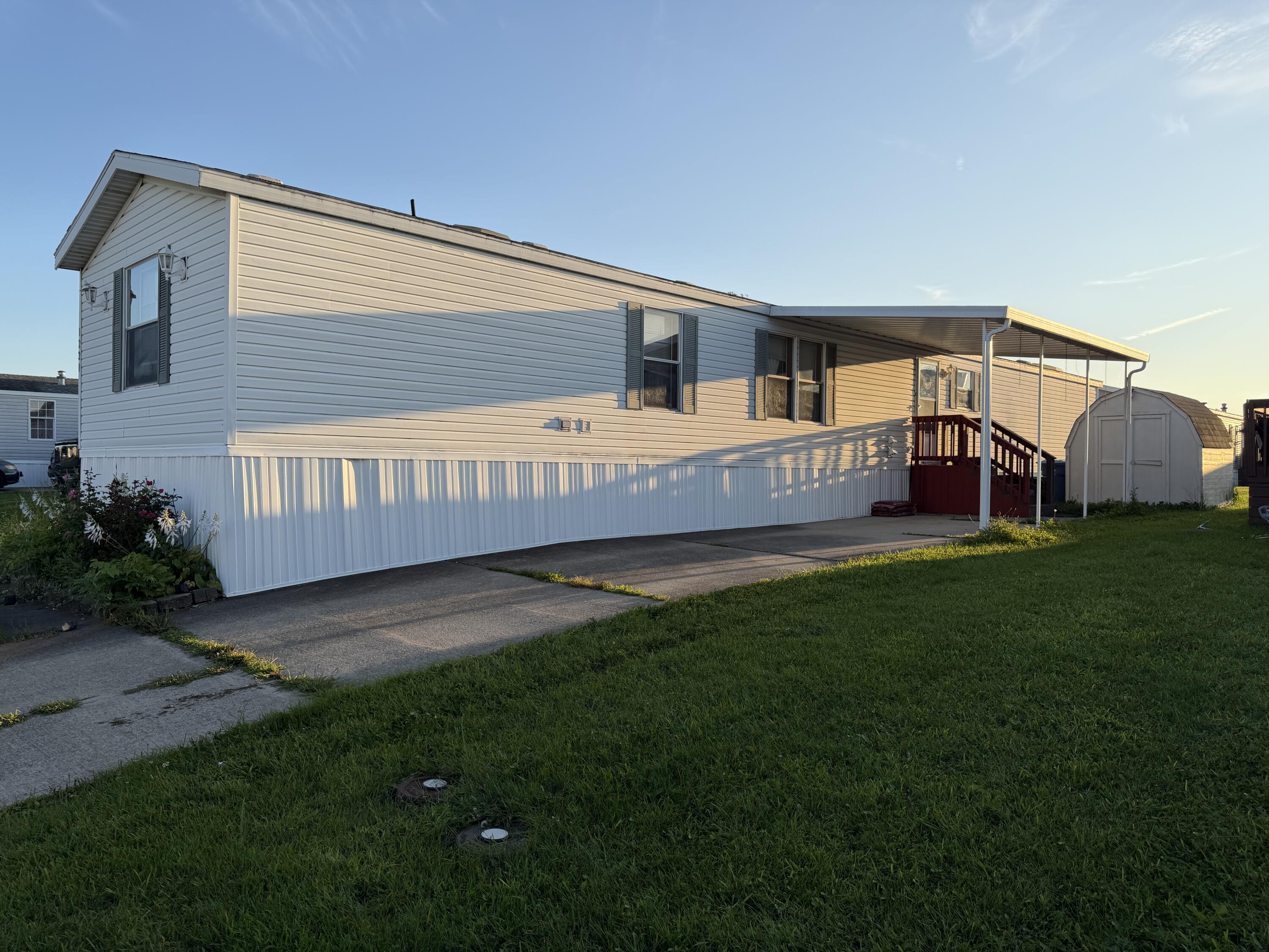1221 Hazel Nut, Sidney, Ohio 45365