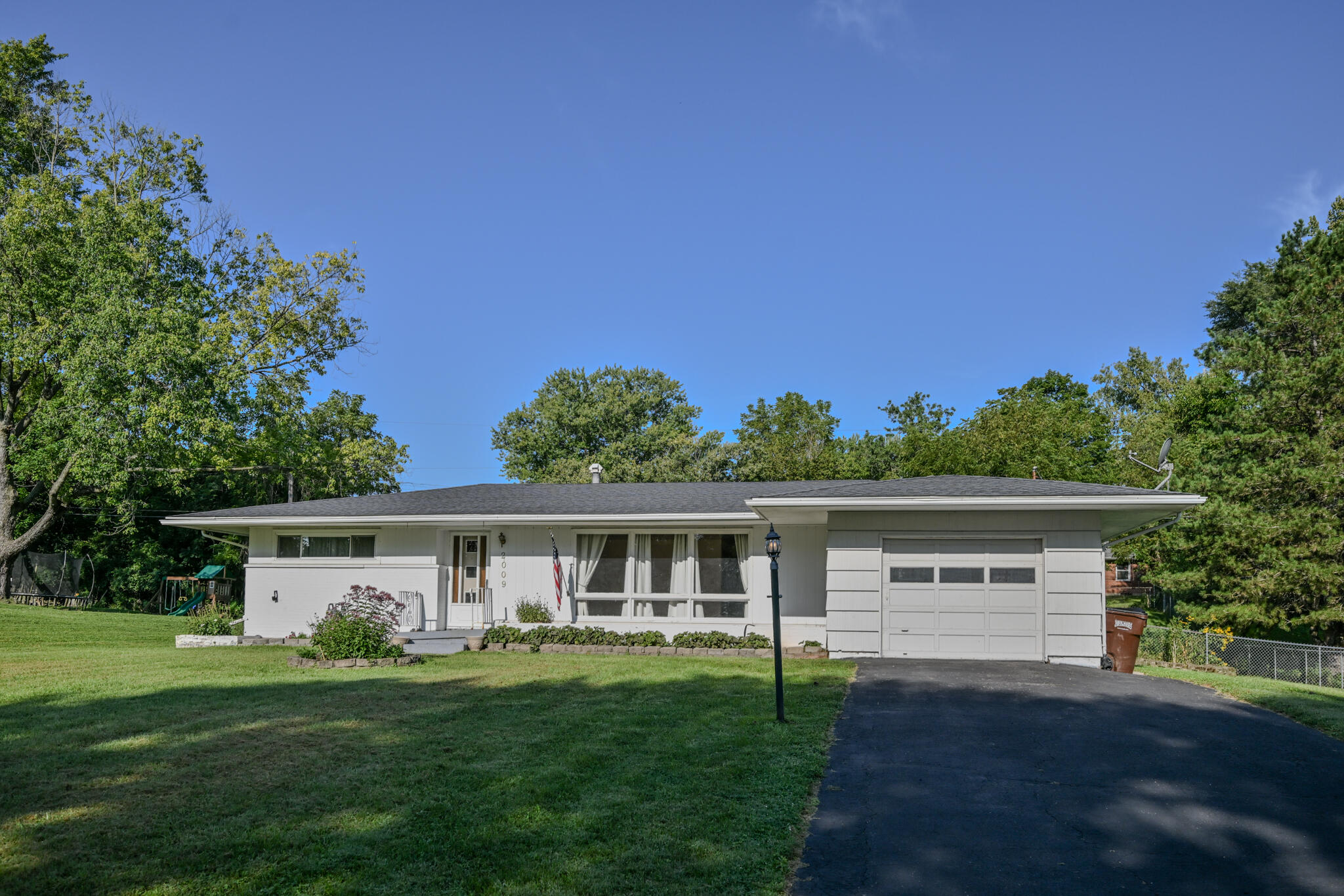 2009 Mile, Springfield, Ohio 45503