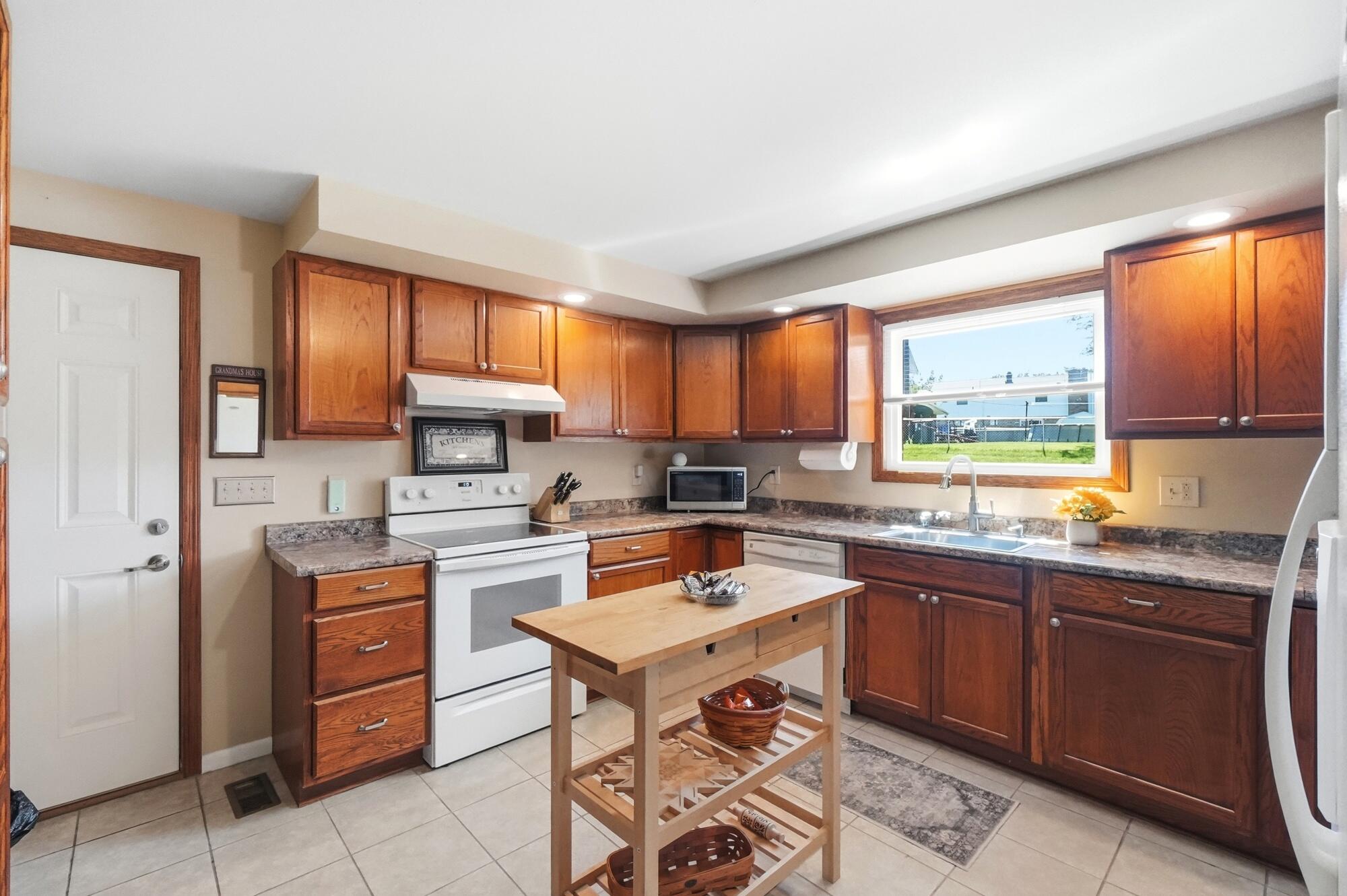 3161 Sherwood Park, Springfield, Ohio 45505