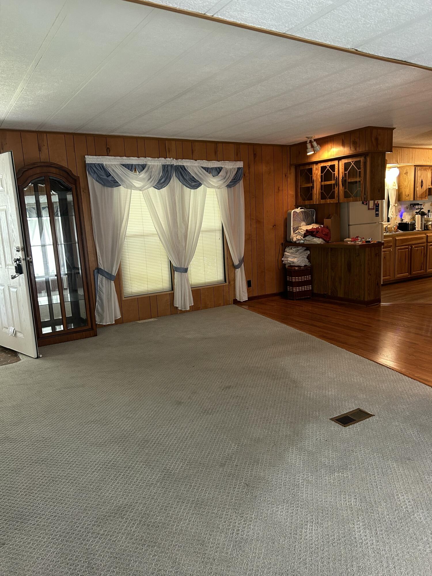 48 Beech, Springfield, Ohio 45502