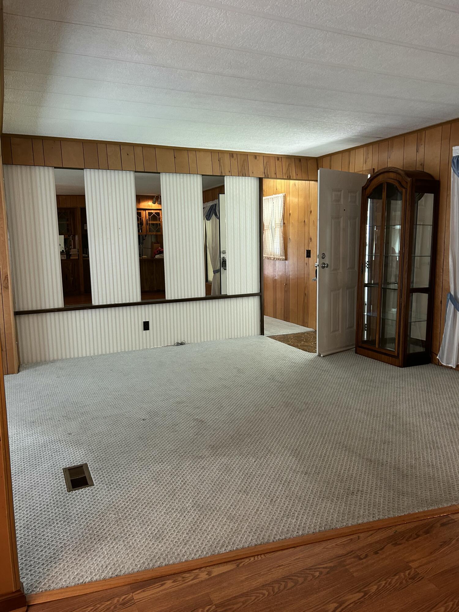 48 Beech, Springfield, Ohio 45502