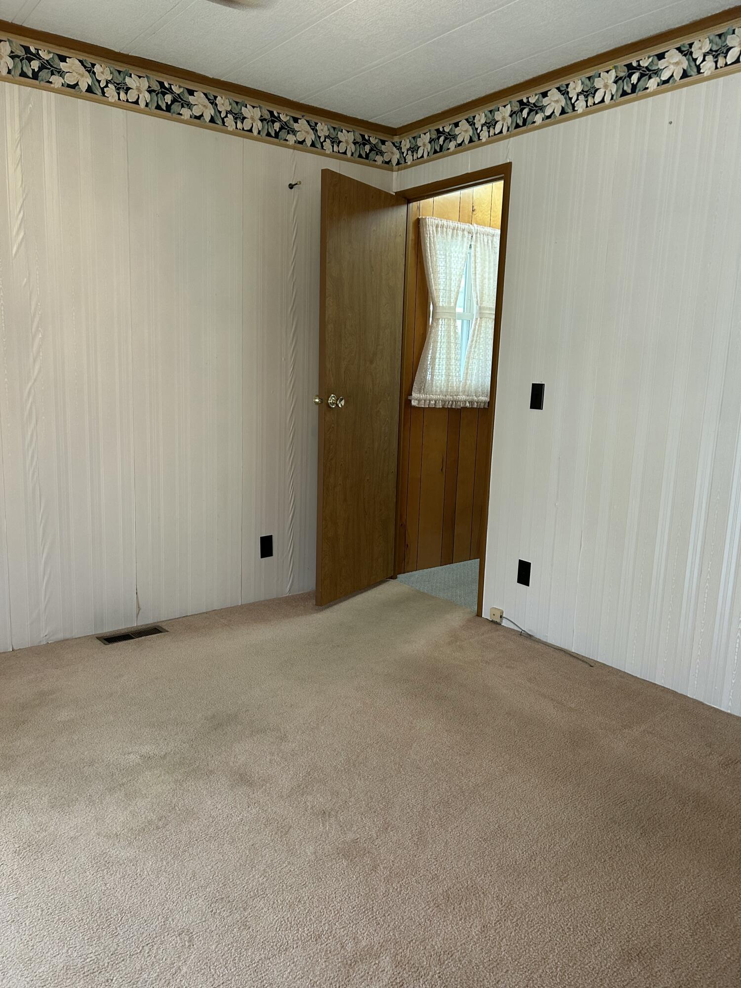 48 Beech, Springfield, Ohio 45502