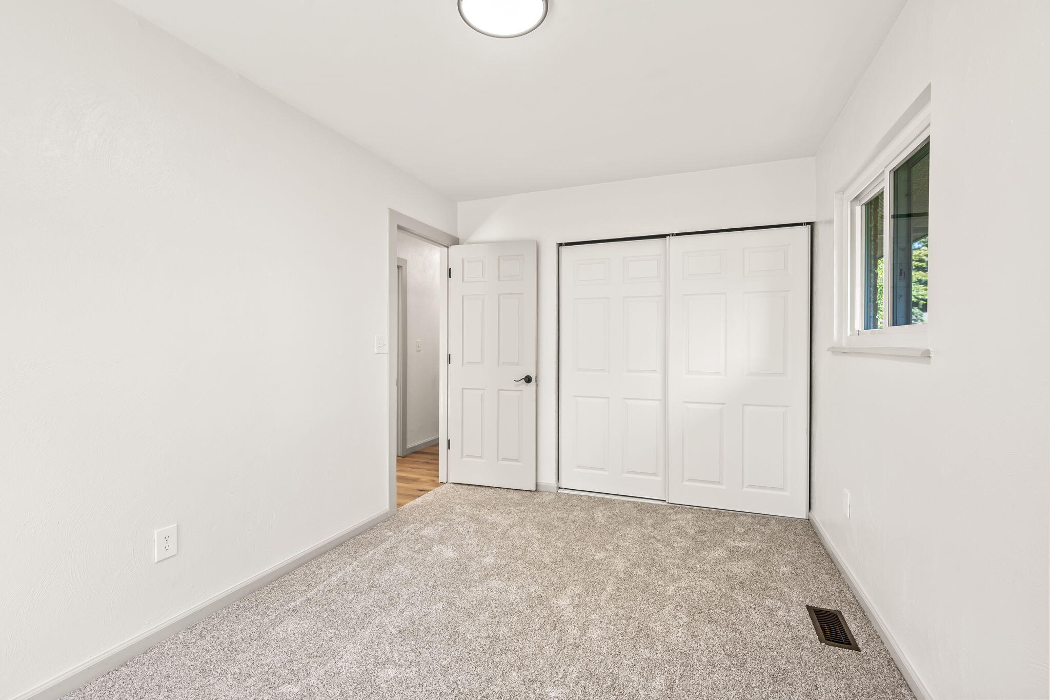 4095 Raymond, Enon, Ohio 45323