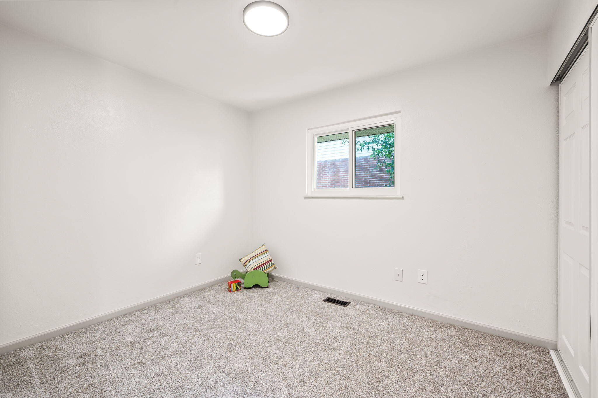 4095 Raymond, Enon, Ohio 45323
