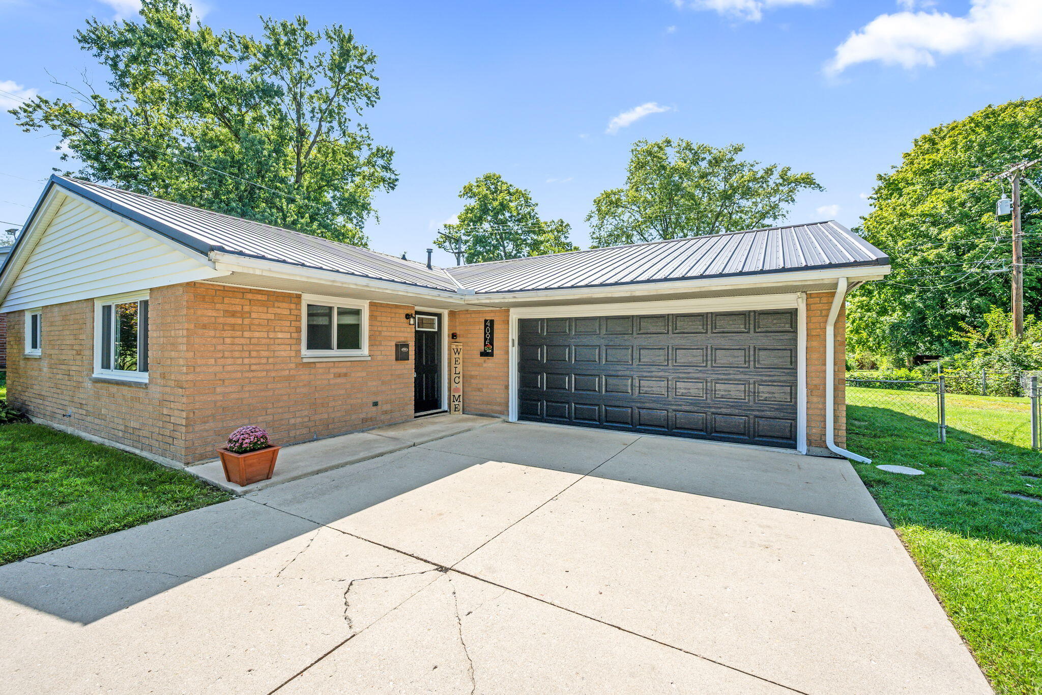 4095 Raymond, Enon, Ohio 45323