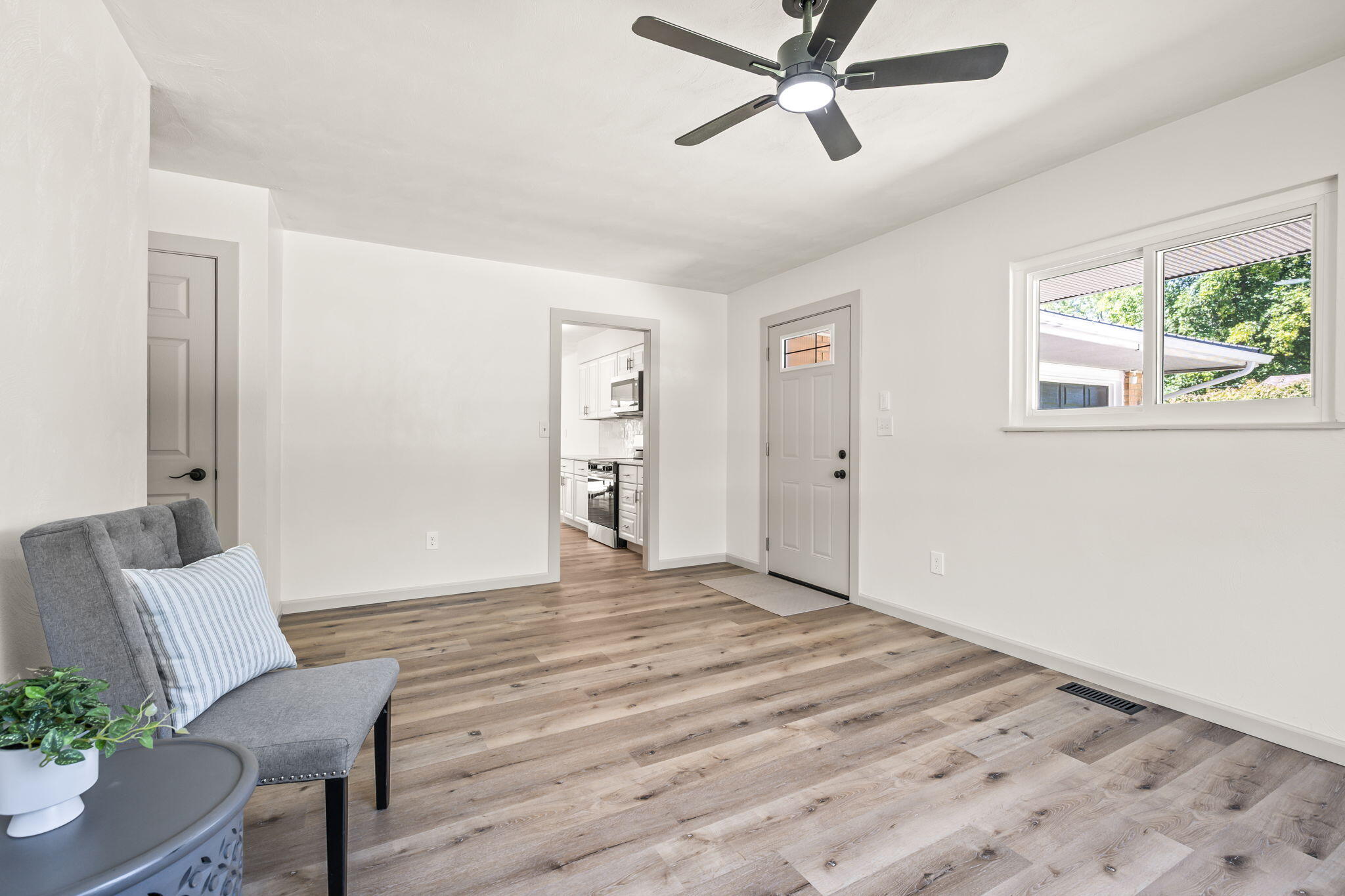4095 Raymond, Enon, Ohio 45323