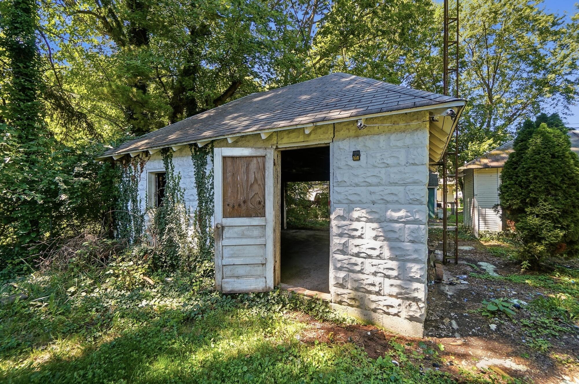 1561 Fountain, Springfield, Ohio 45506