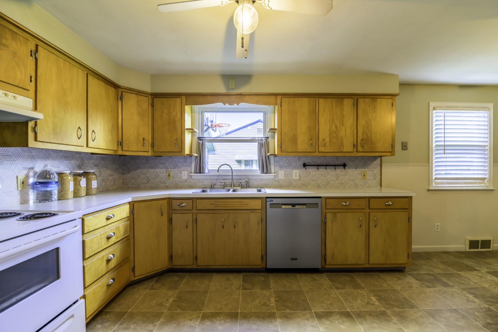 233 Leonard, Bellefontaine, Ohio 43311