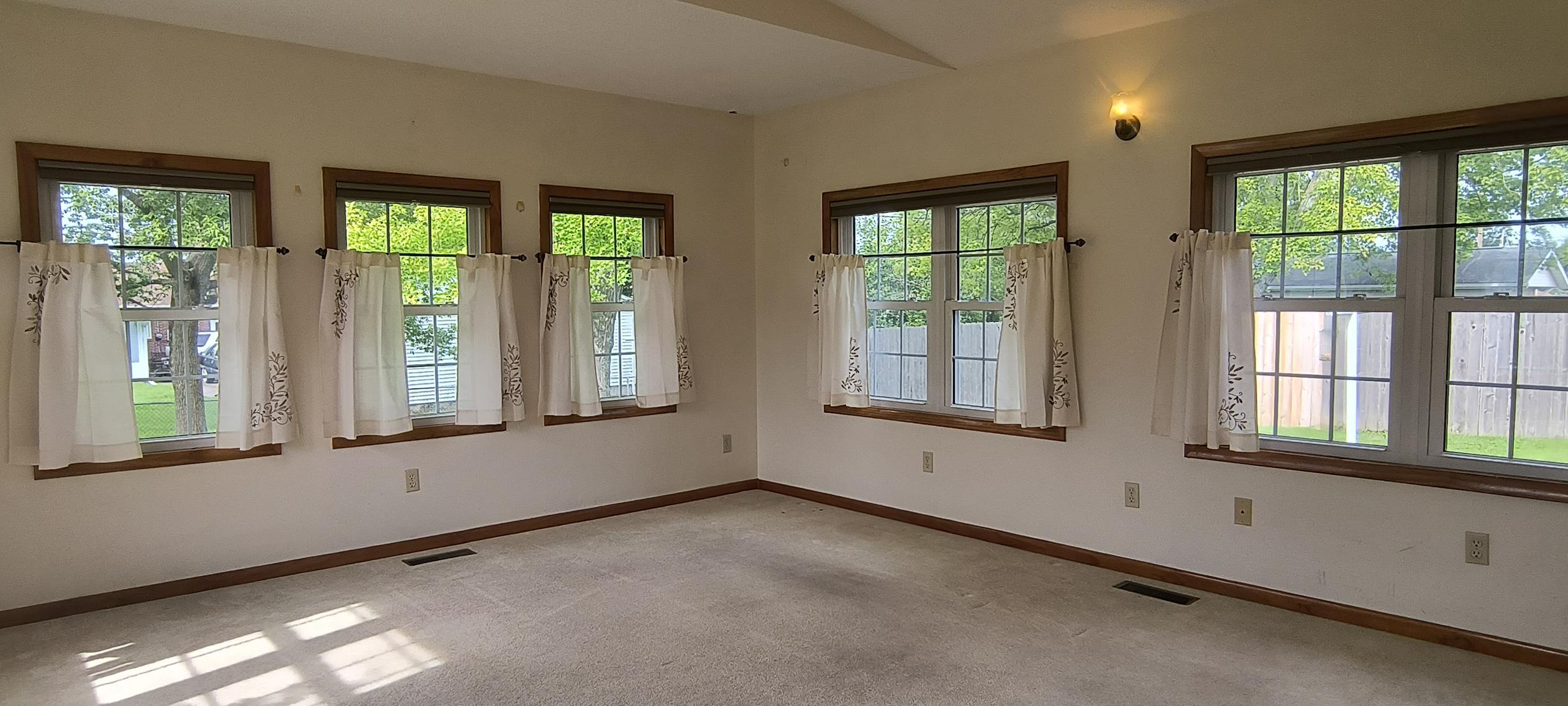1321 Richmoor, Springfield, Ohio 45503