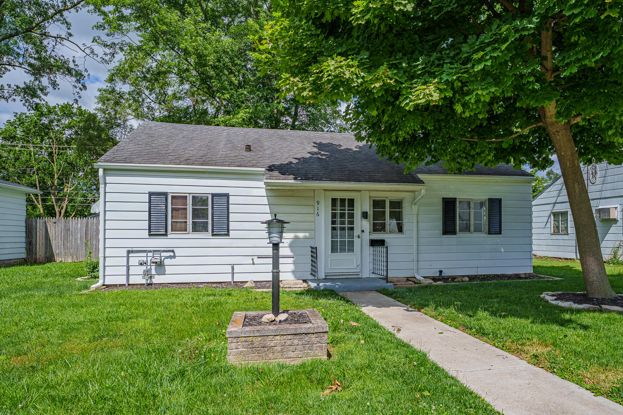 916 Crawford, Troy, Ohio 45373