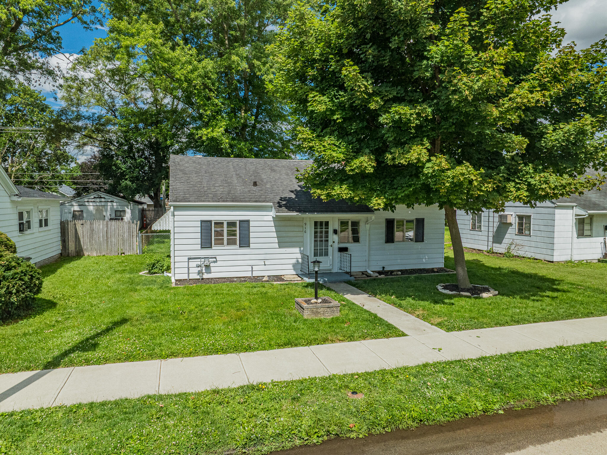 916 Crawford, Troy, Ohio 45373