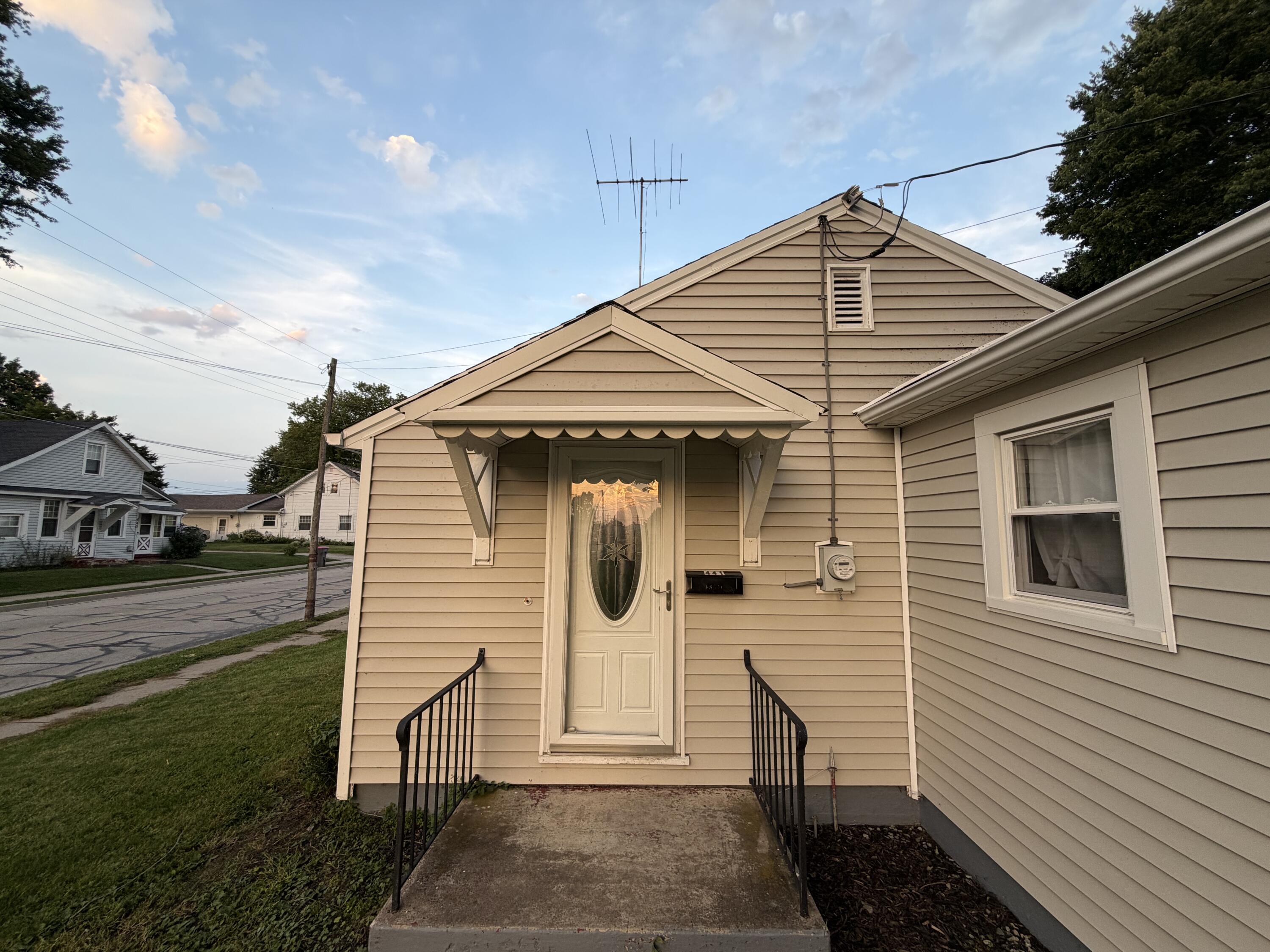 441 Main, Bradford, Ohio 45308