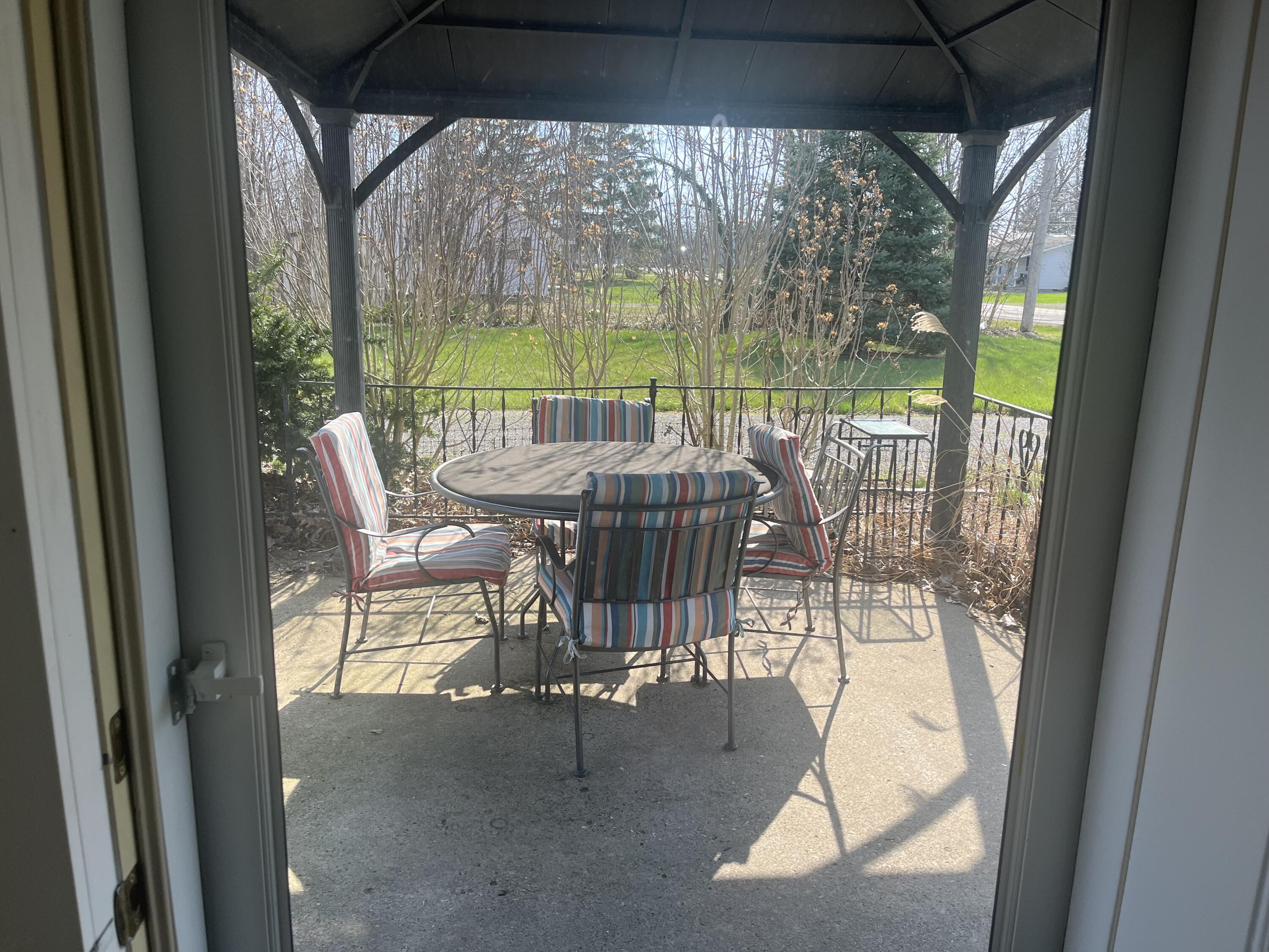 9484 Buckeye, Huntsville, Ohio 43324