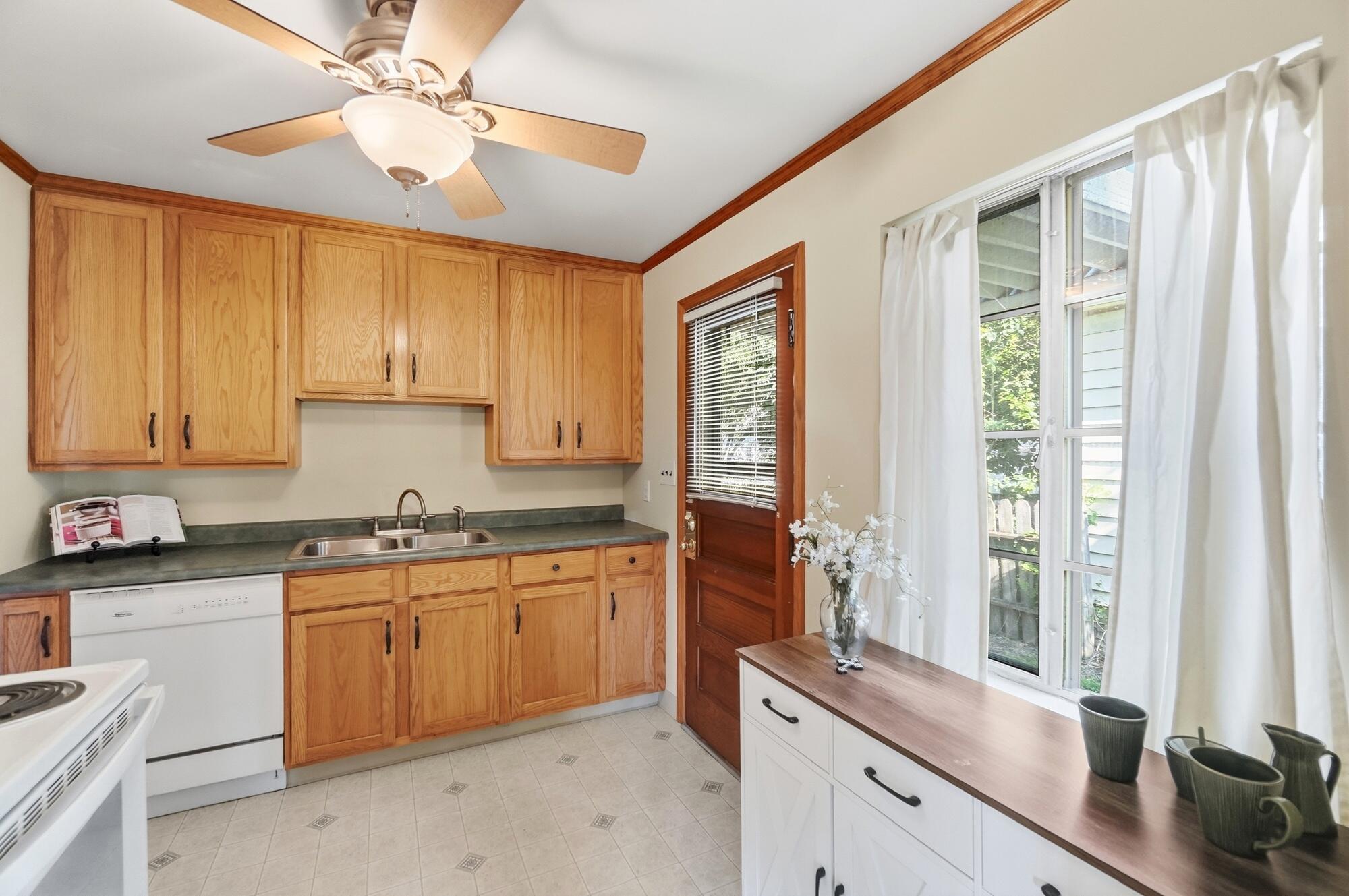 260 2nd, Springfield, Ohio 45504
