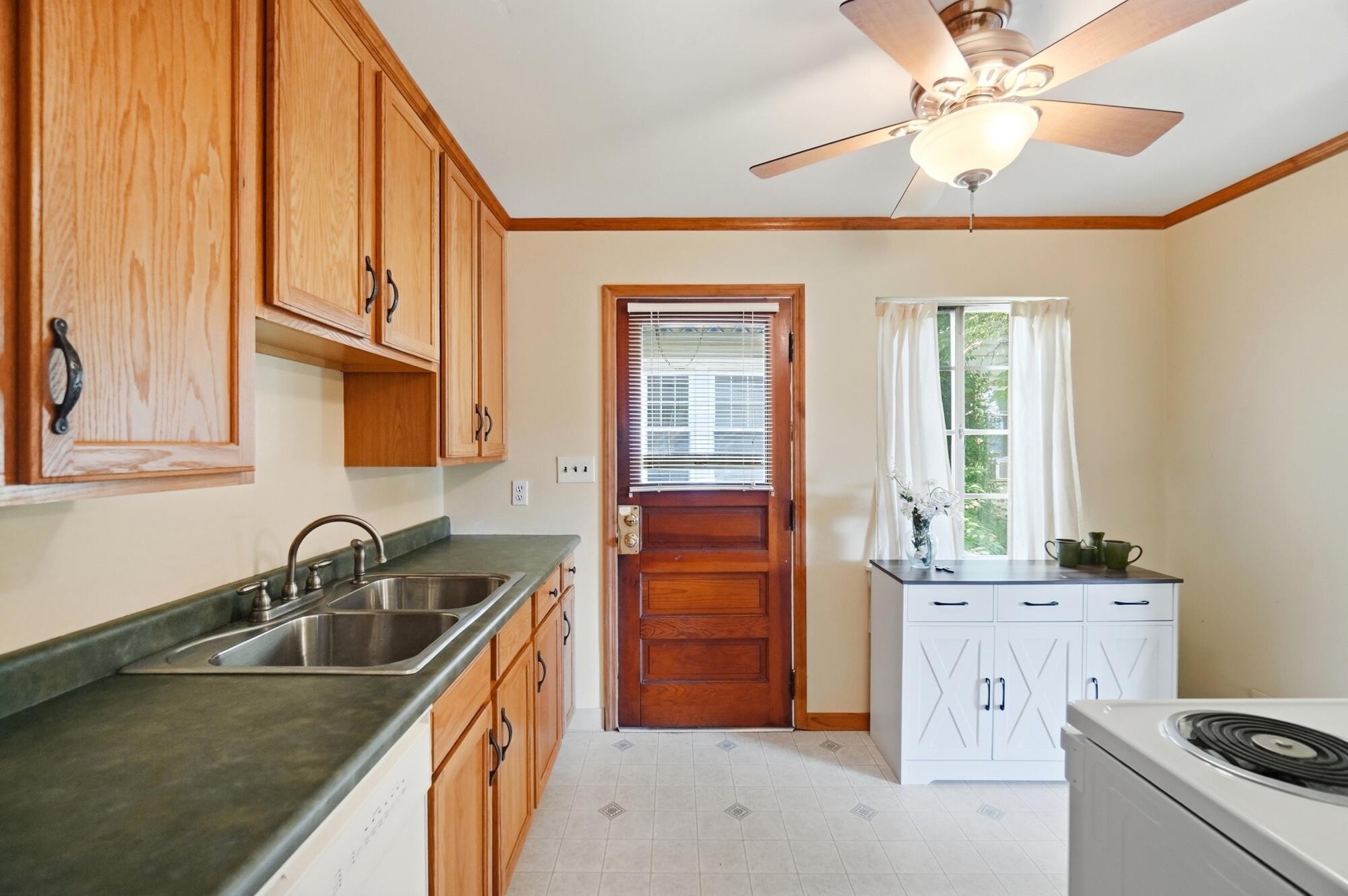 260 2nd, Springfield, Ohio 45504