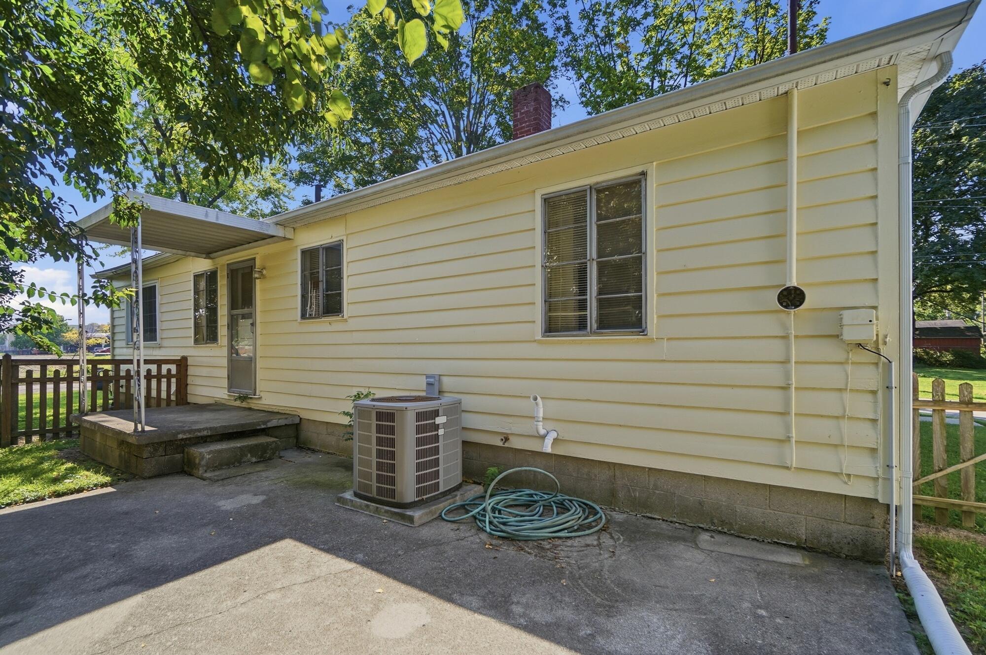 260 2nd, Springfield, Ohio 45504