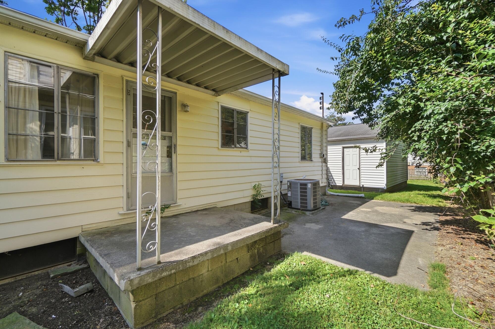 260 2nd, Springfield, Ohio 45504