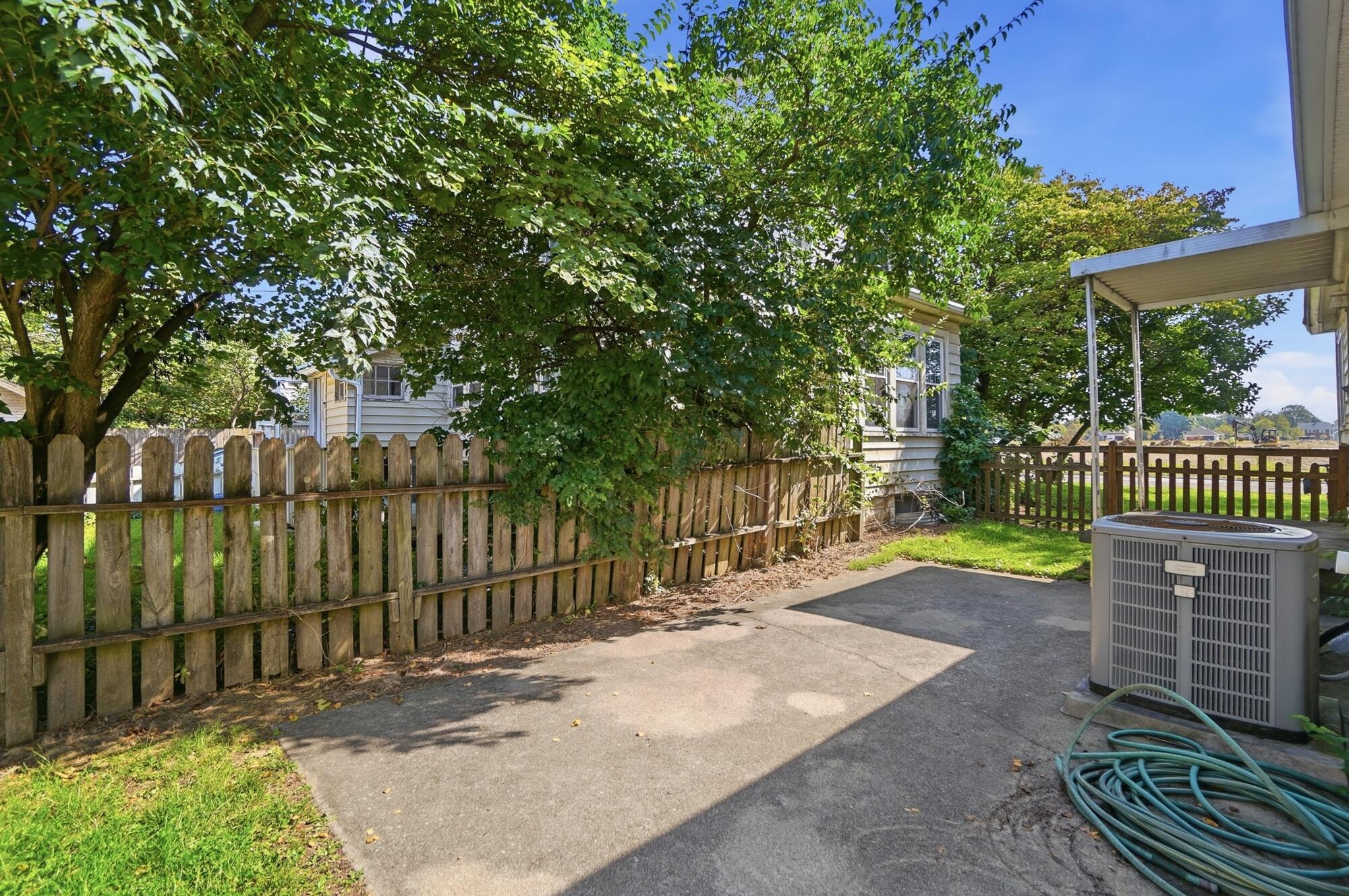 260 2nd, Springfield, Ohio 45504