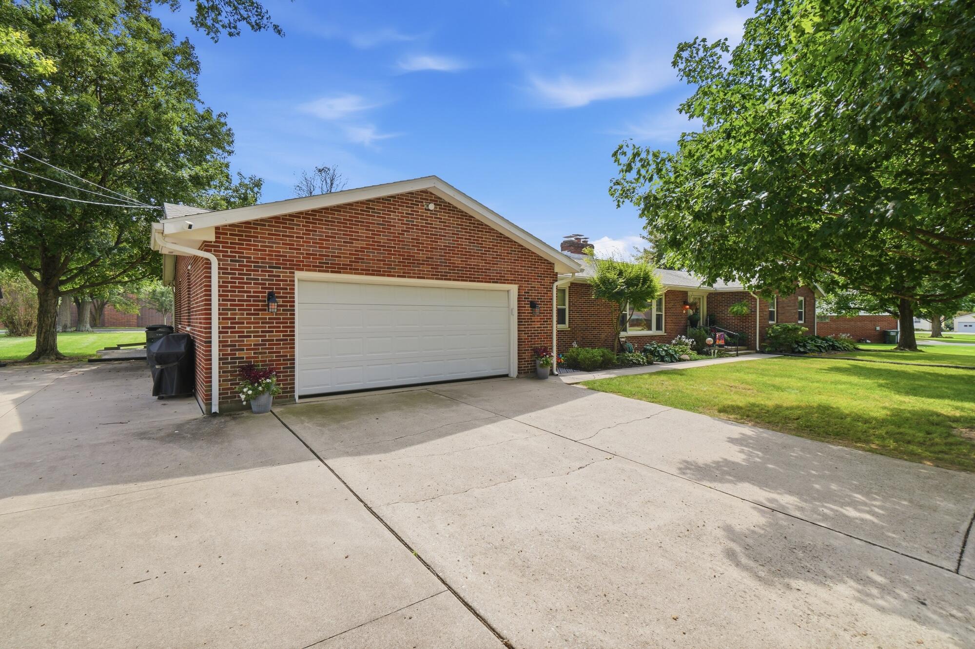 2643 Elmview, Lima, Ohio 45806