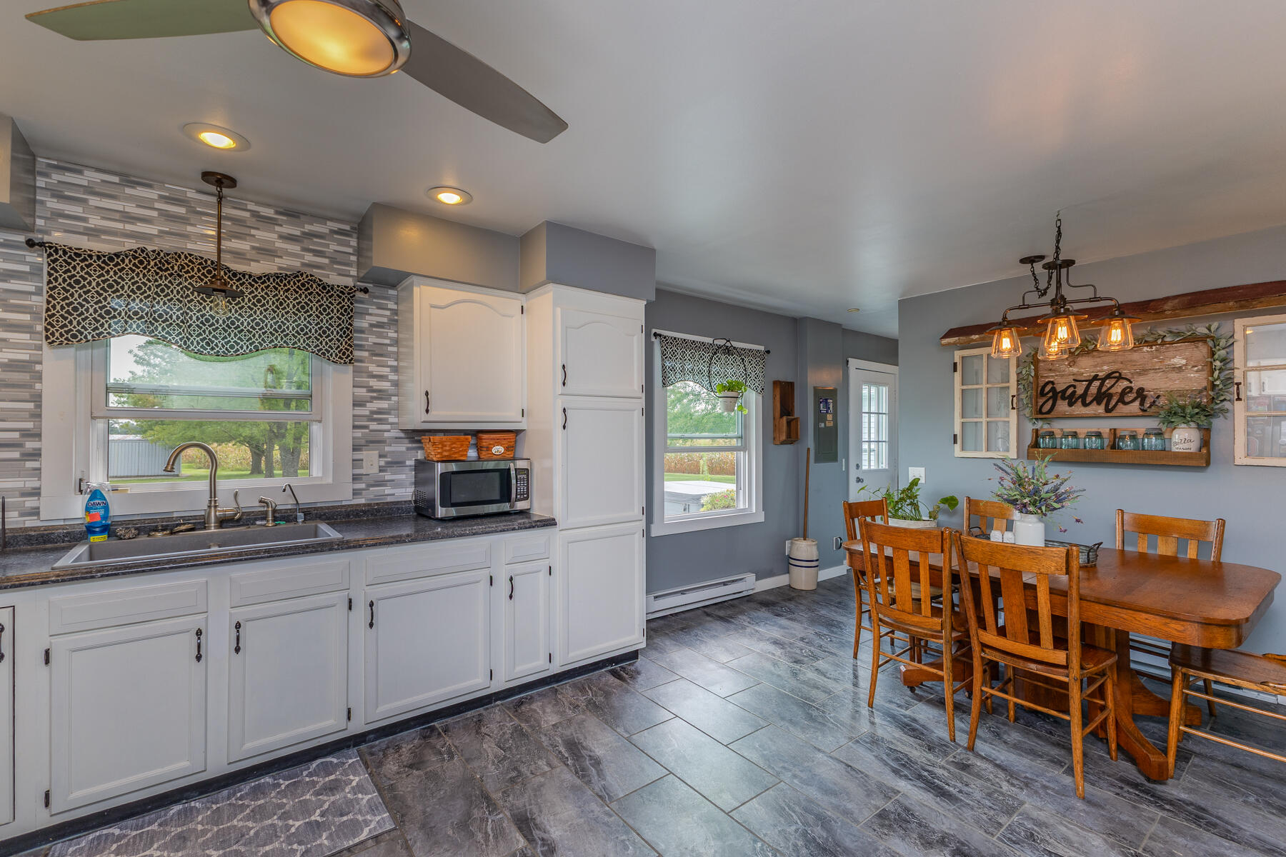 7145 Auld, Bradford, Ohio 45308