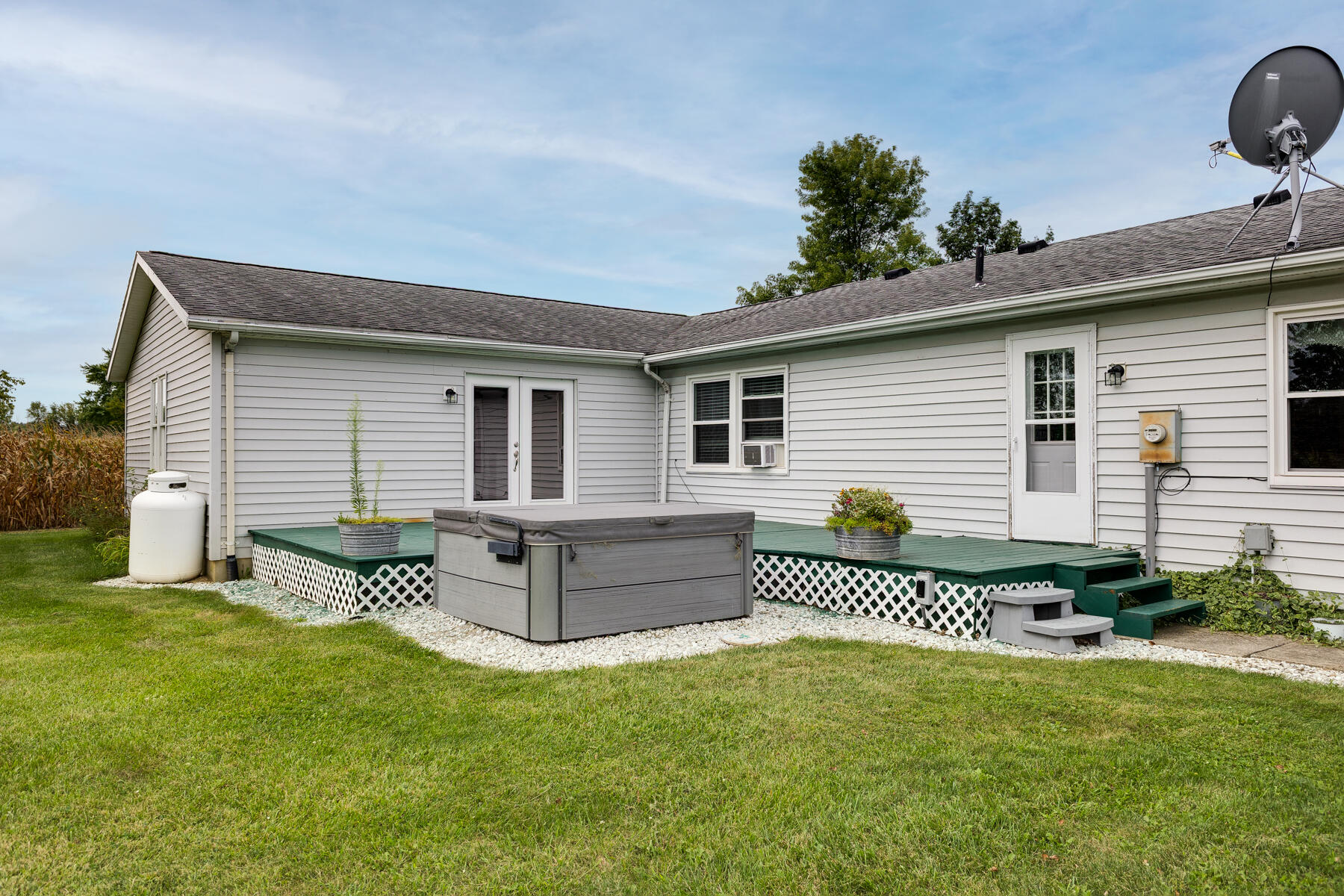 7145 Auld, Bradford, Ohio 45308