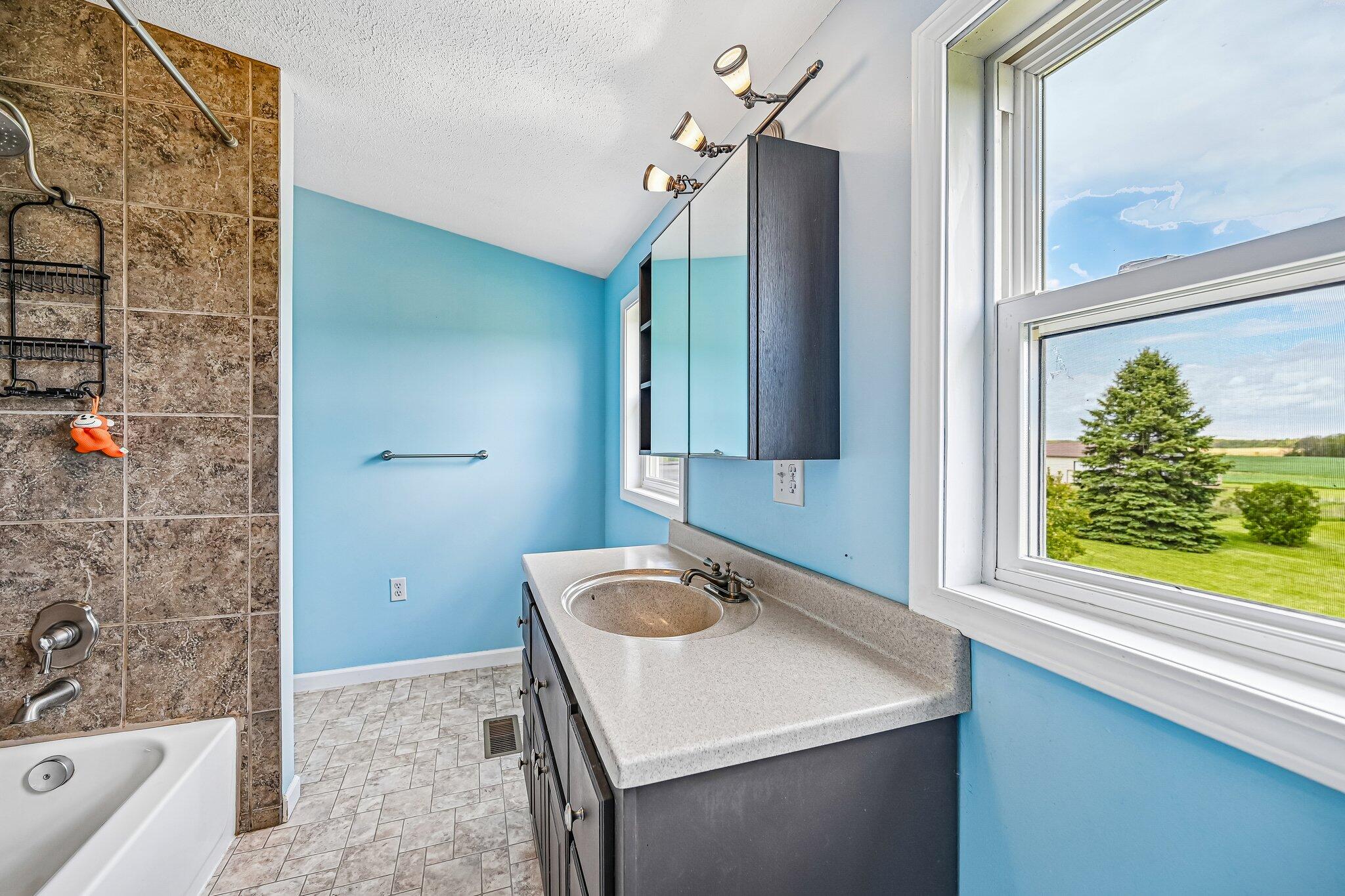 3118 County Road 5, Bellefontaine, Ohio 43311