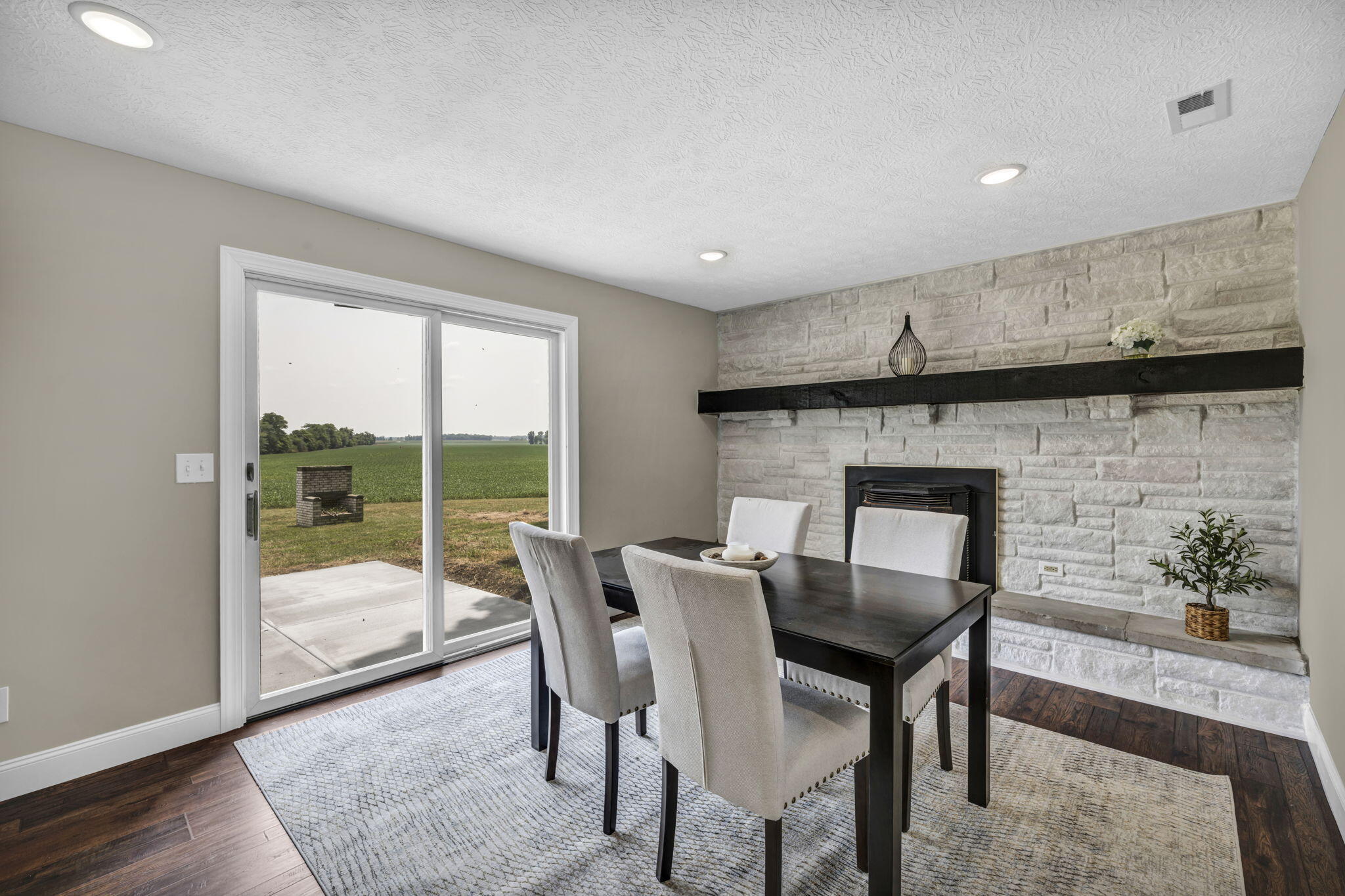 9011 State Route 245, De Graff, Ohio 43318