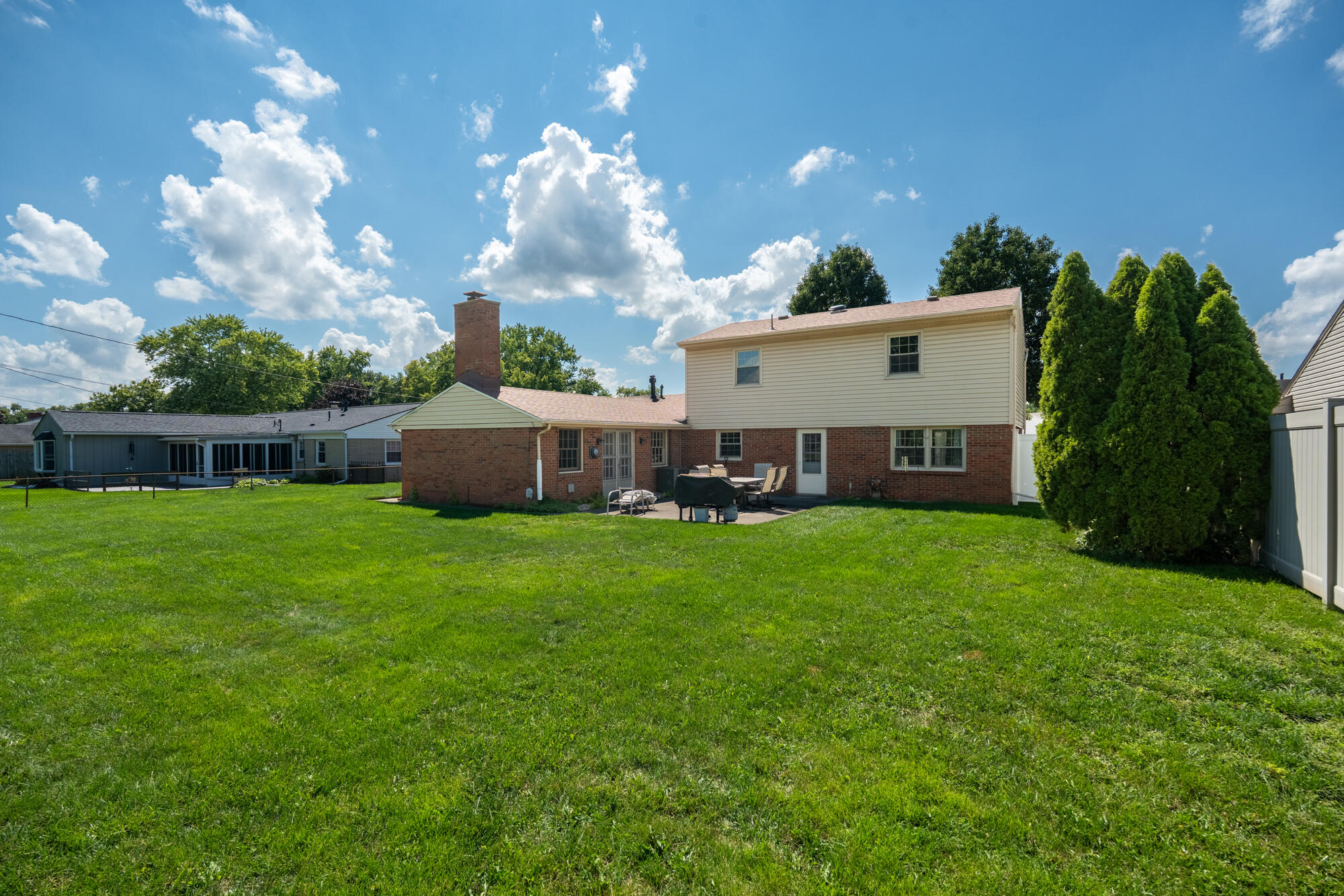 1145 Crestview, Troy, Ohio 45373