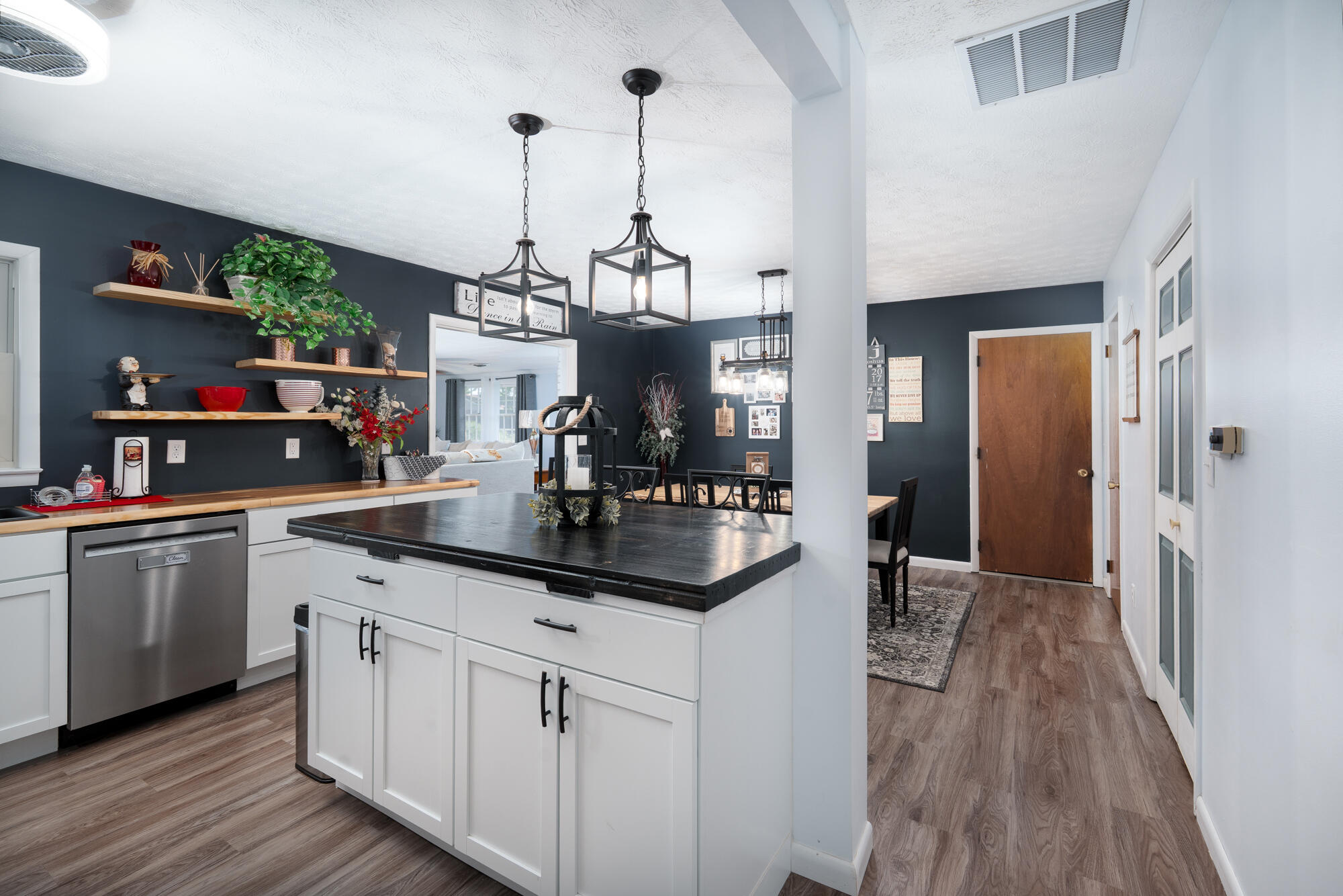1145 Crestview, Troy, Ohio 45373