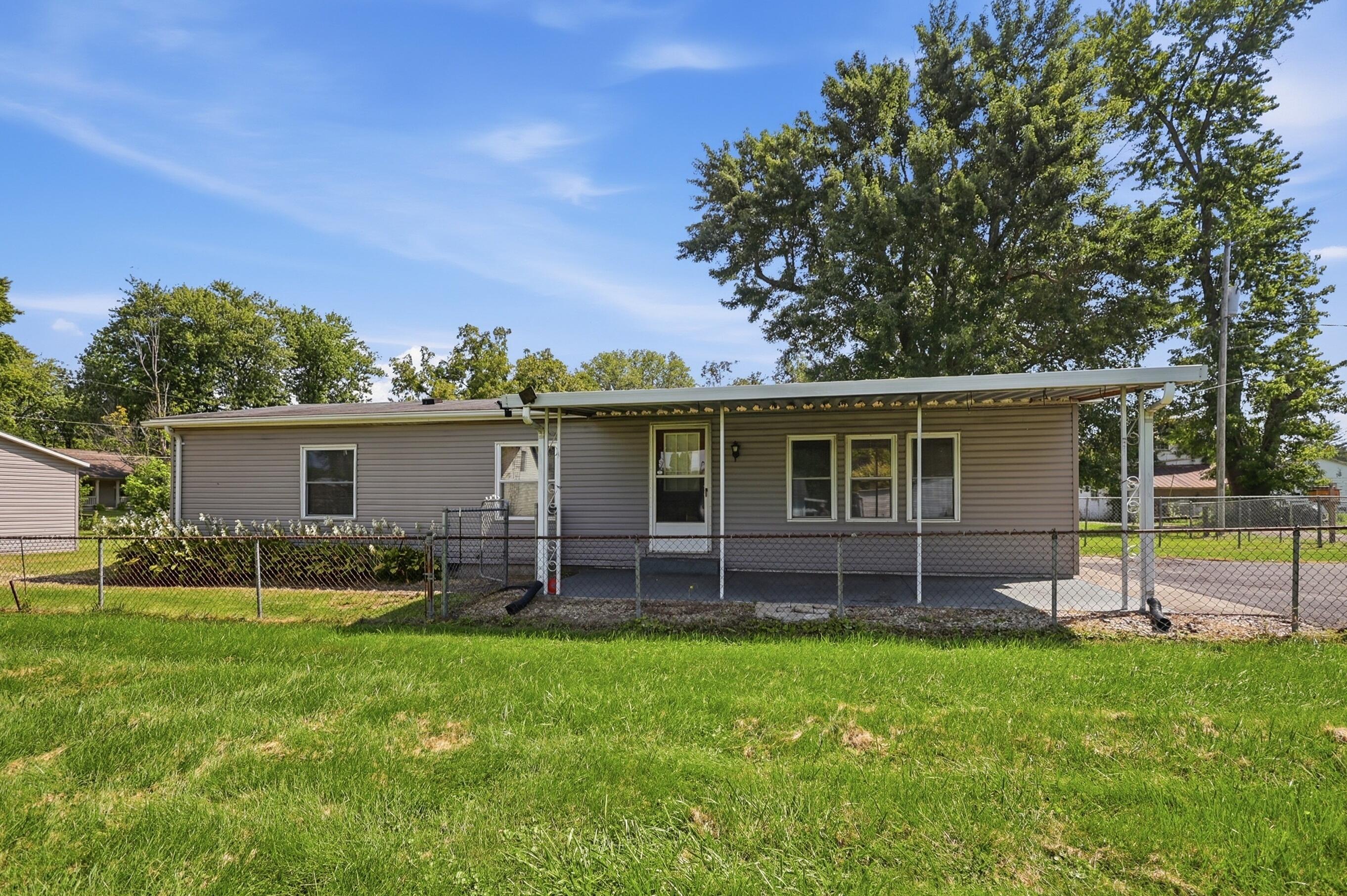 4748 Walker, Springfield, Ohio 45505
