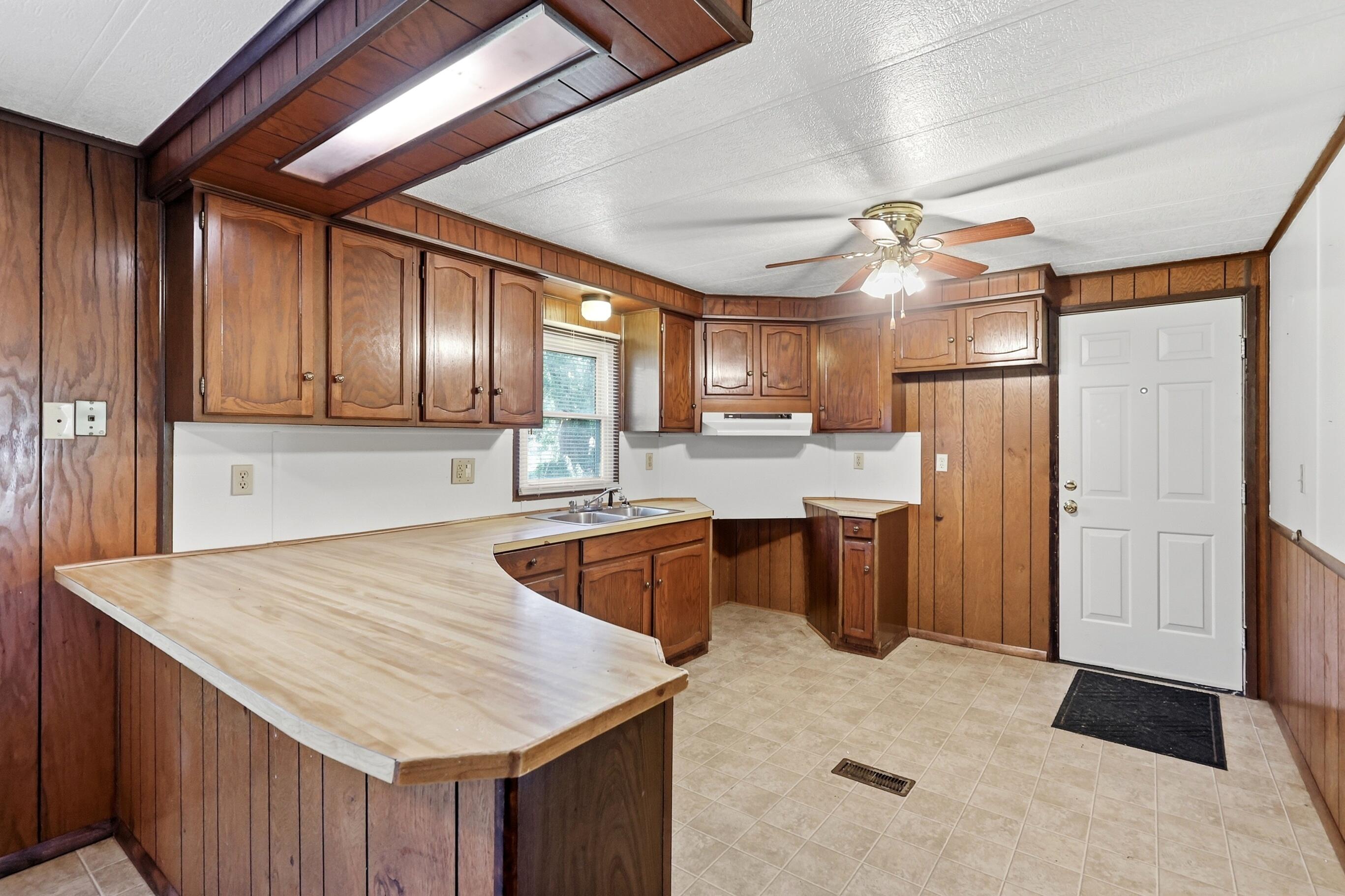 4748 Walker, Springfield, Ohio 45505