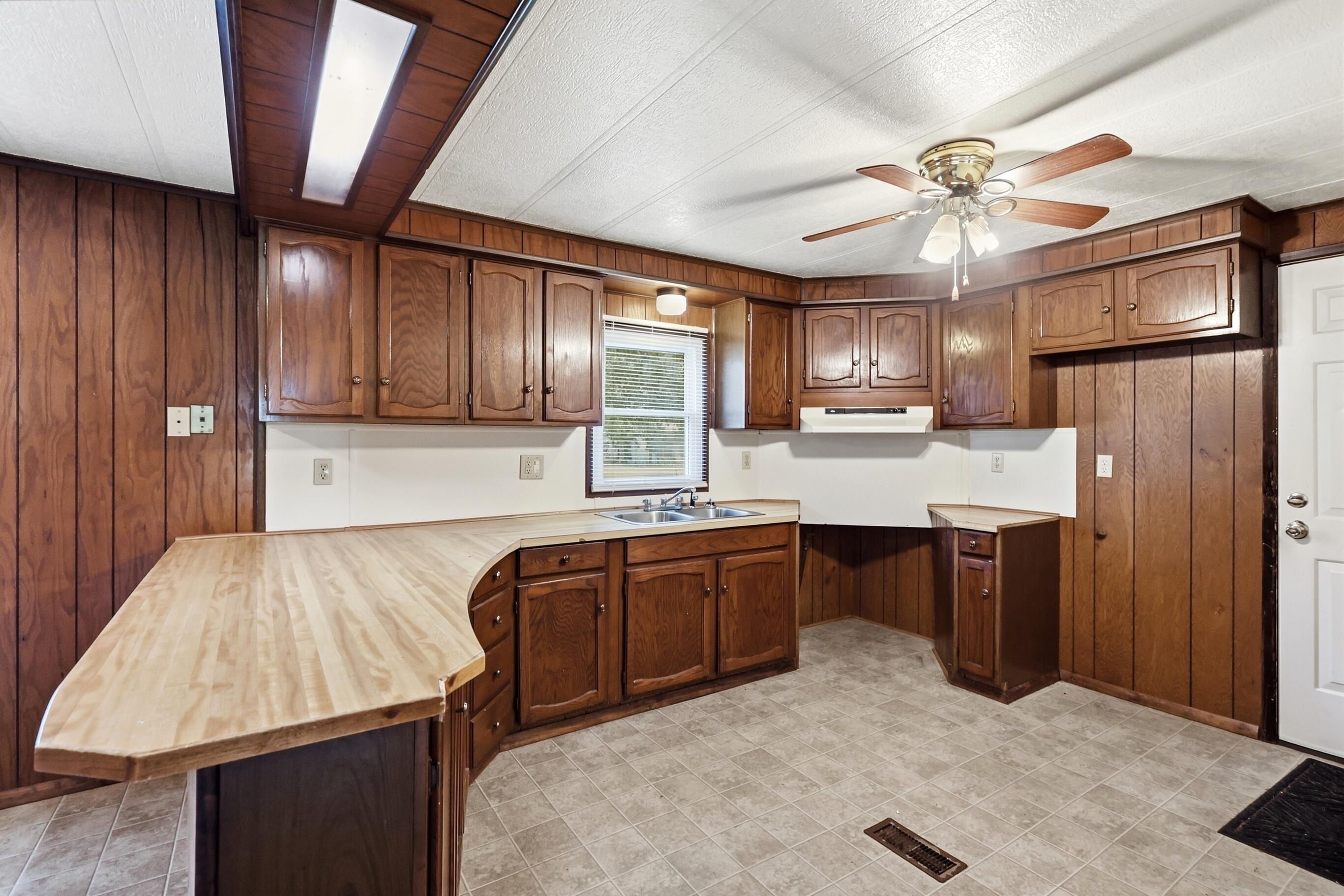 4748 Walker, Springfield, Ohio 45505