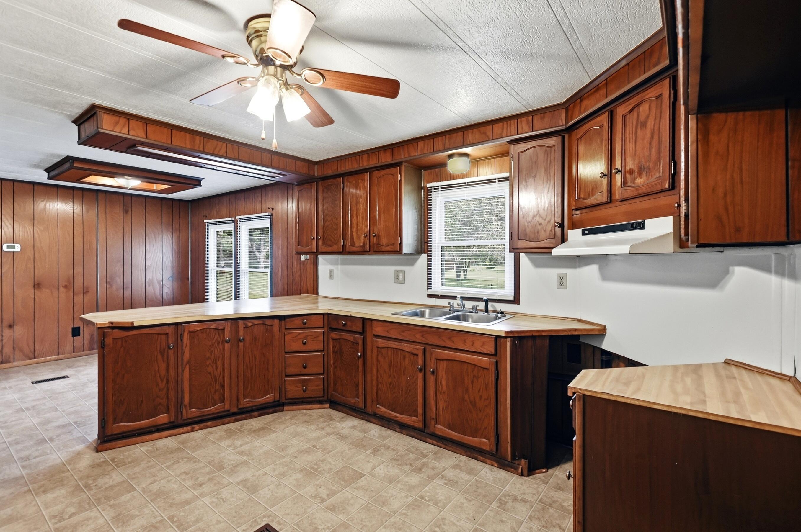 4748 Walker, Springfield, Ohio 45505