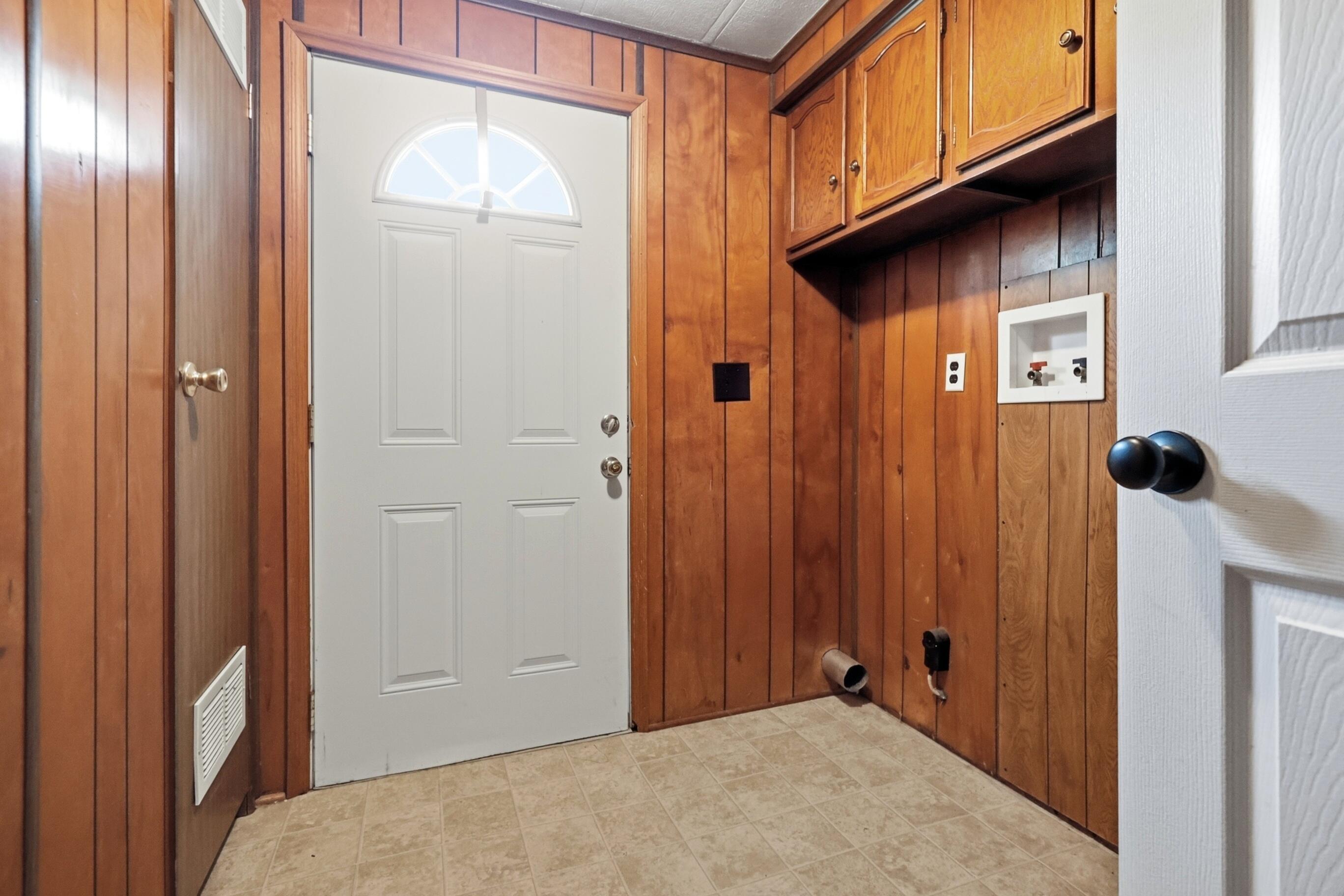 4748 Walker, Springfield, Ohio 45505
