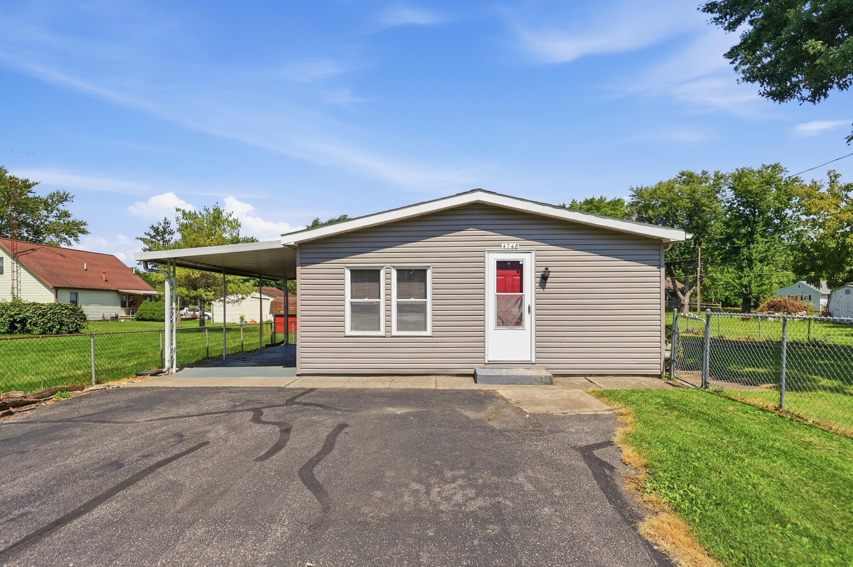 4748 Walker, Springfield, Ohio 45505