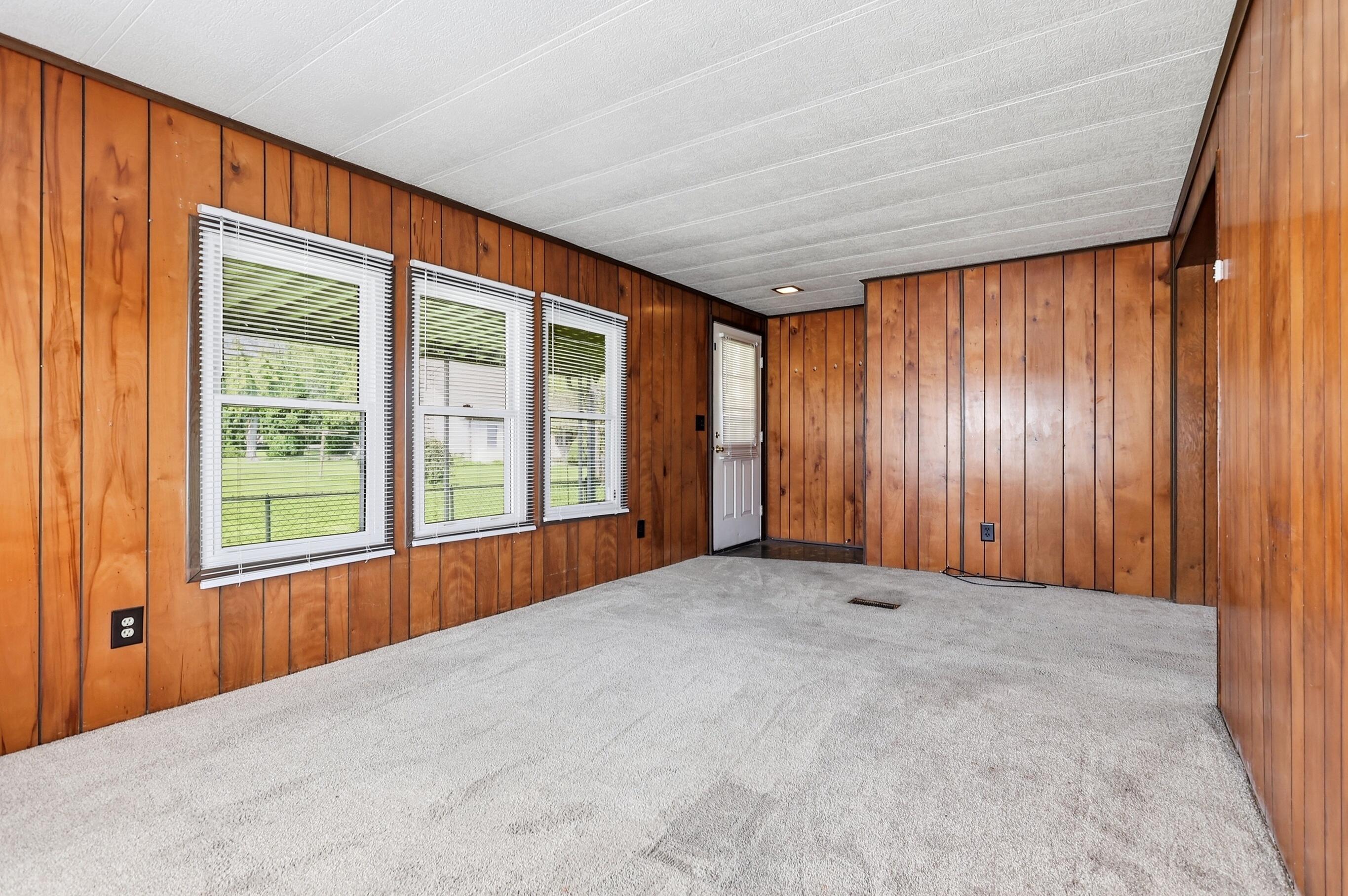 4748 Walker, Springfield, Ohio 45505