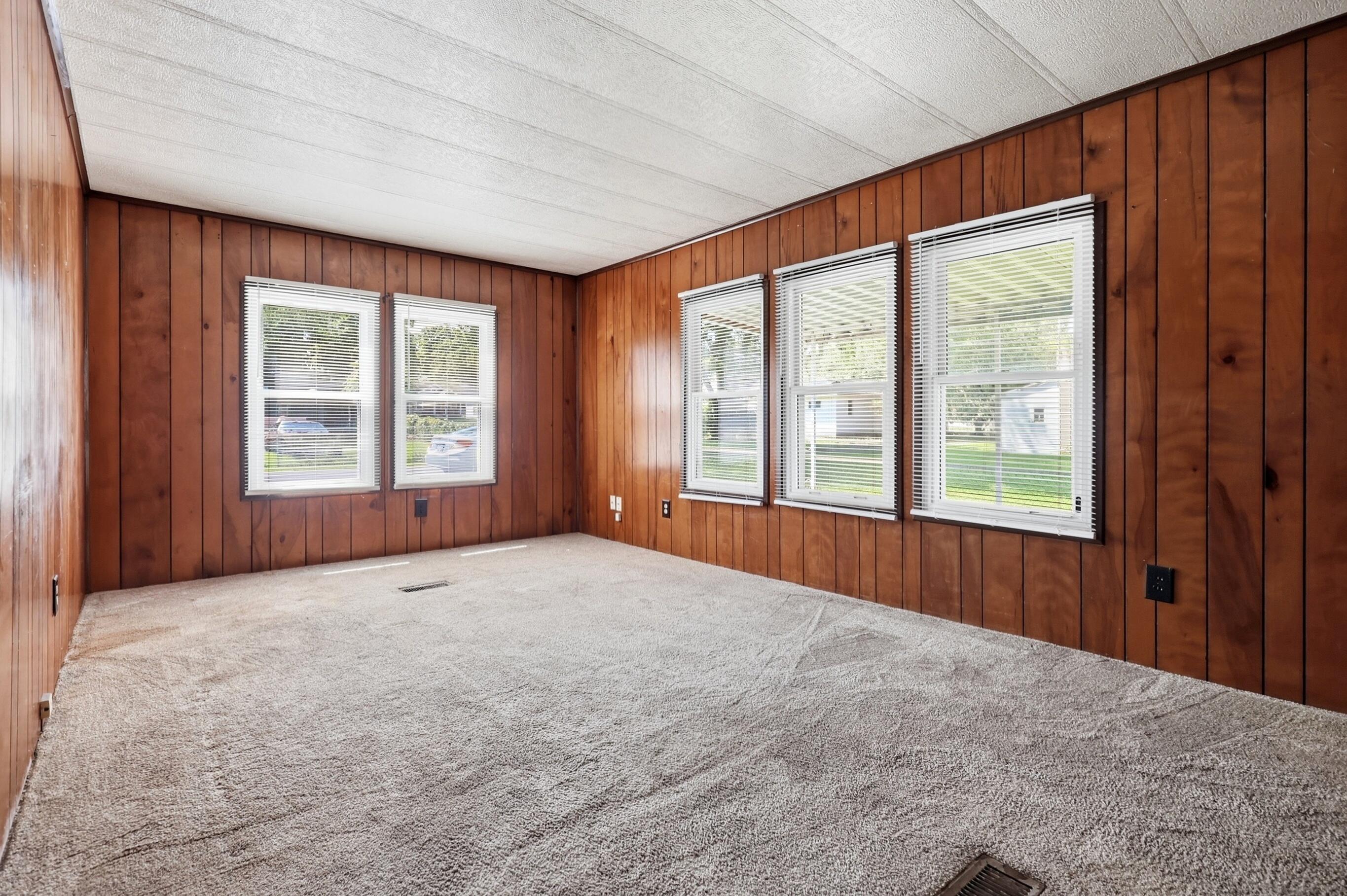 4748 Walker, Springfield, Ohio 45505