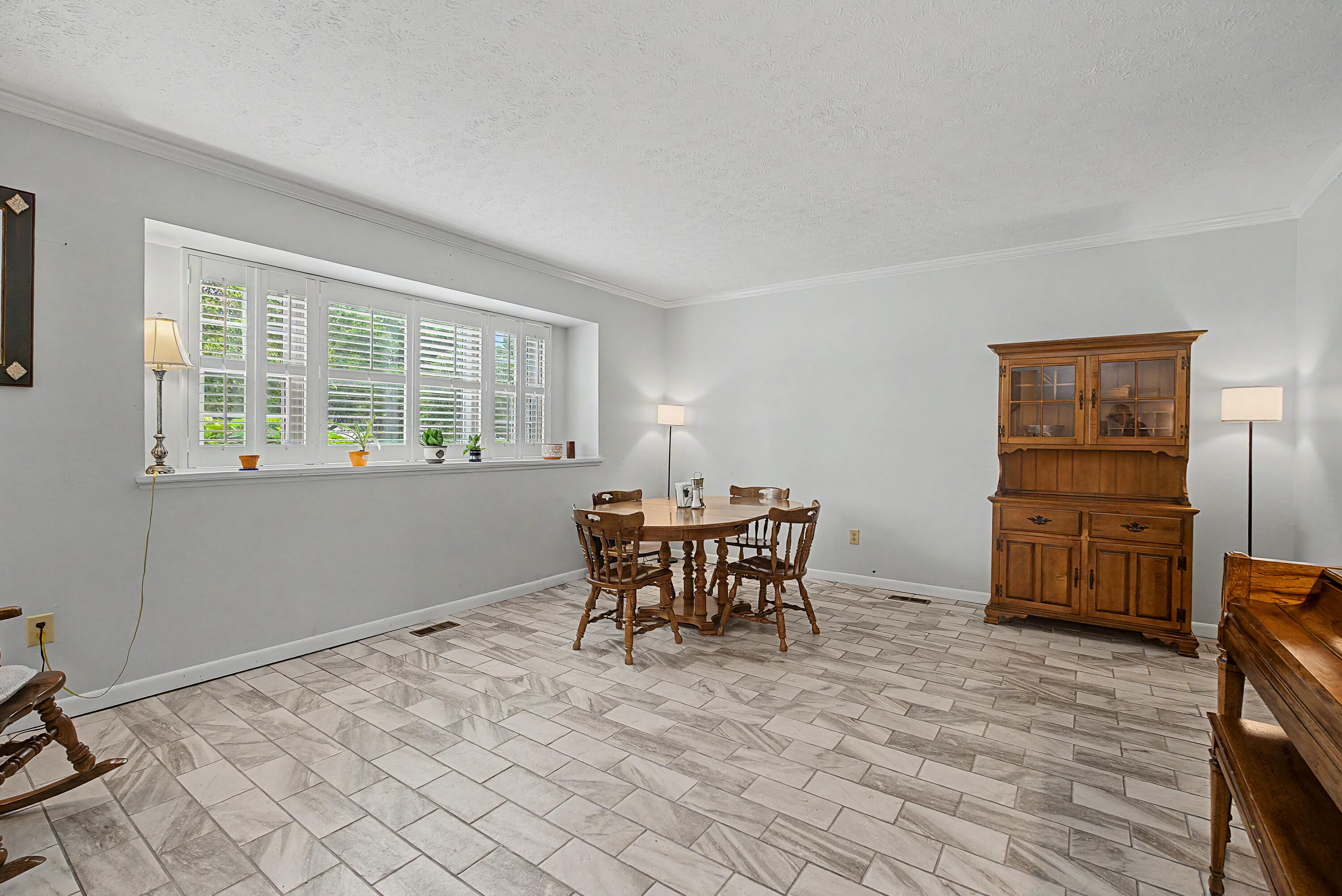 129 Outerview, Xenia, Ohio 45385