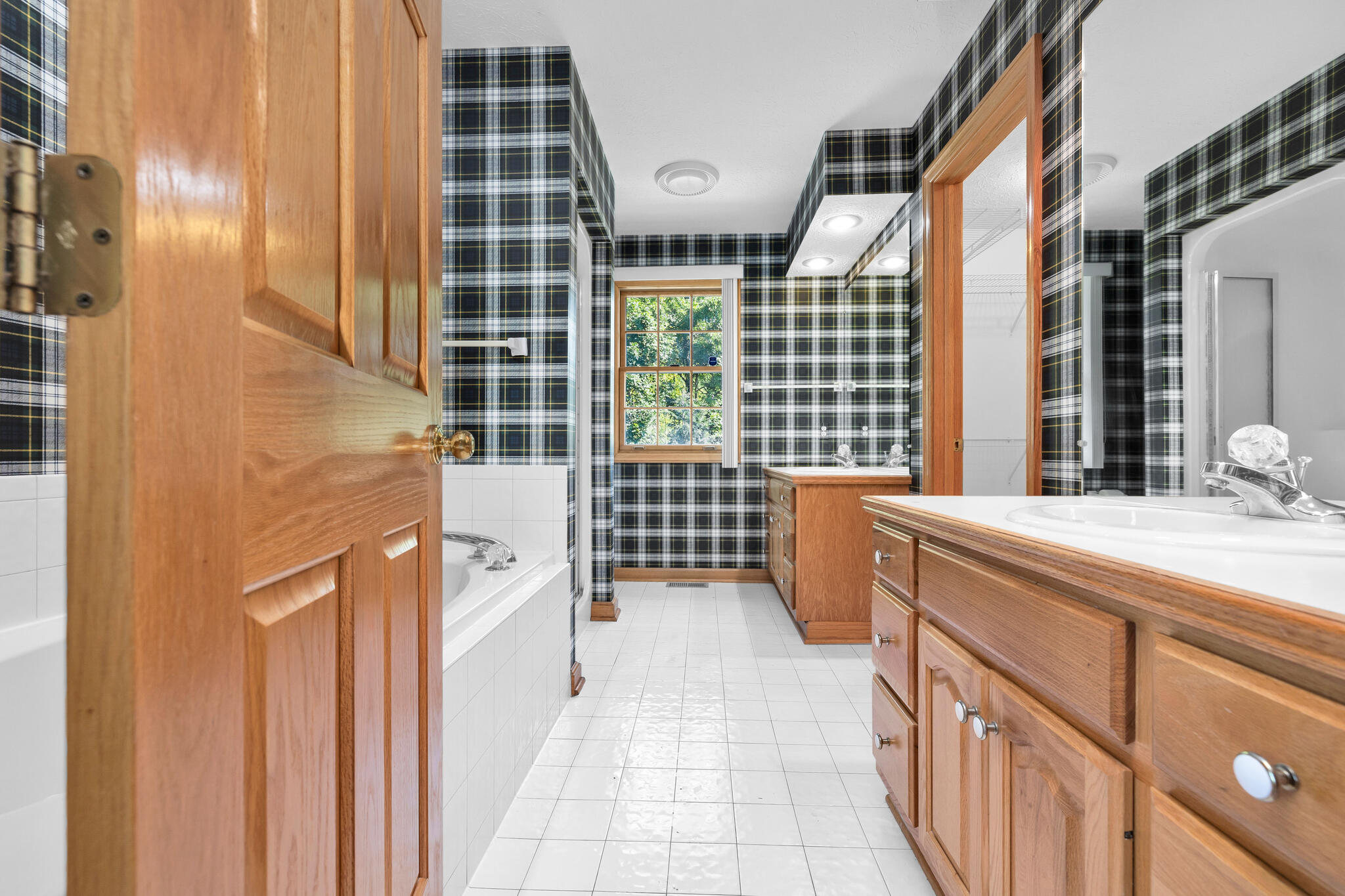 1309 Firethorn, Bellefontaine, Ohio 43311