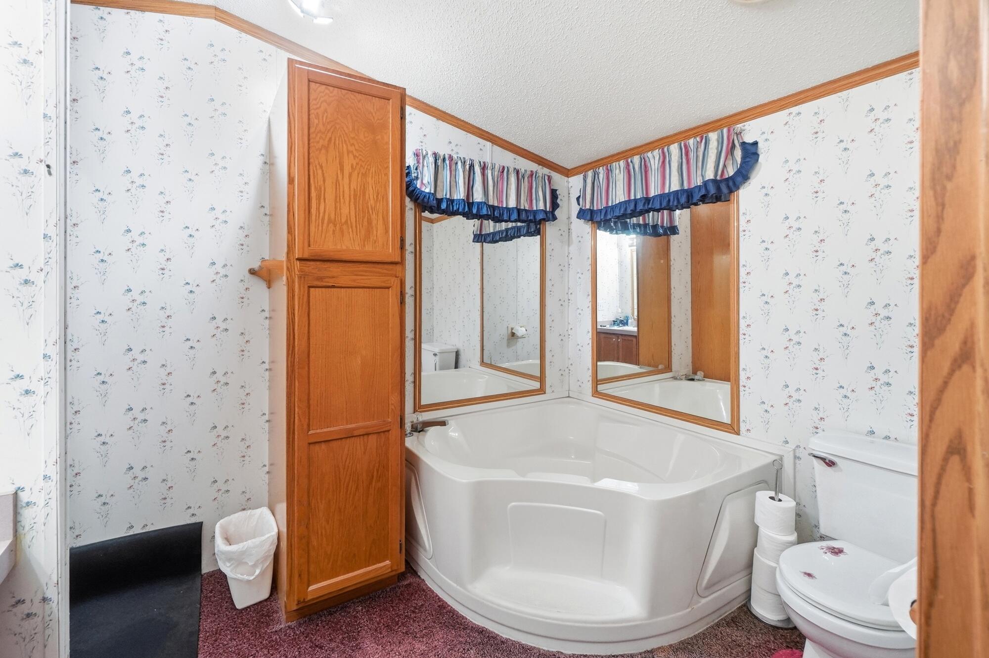 23412 State Route 33, Wapakoneta, Ohio 45895