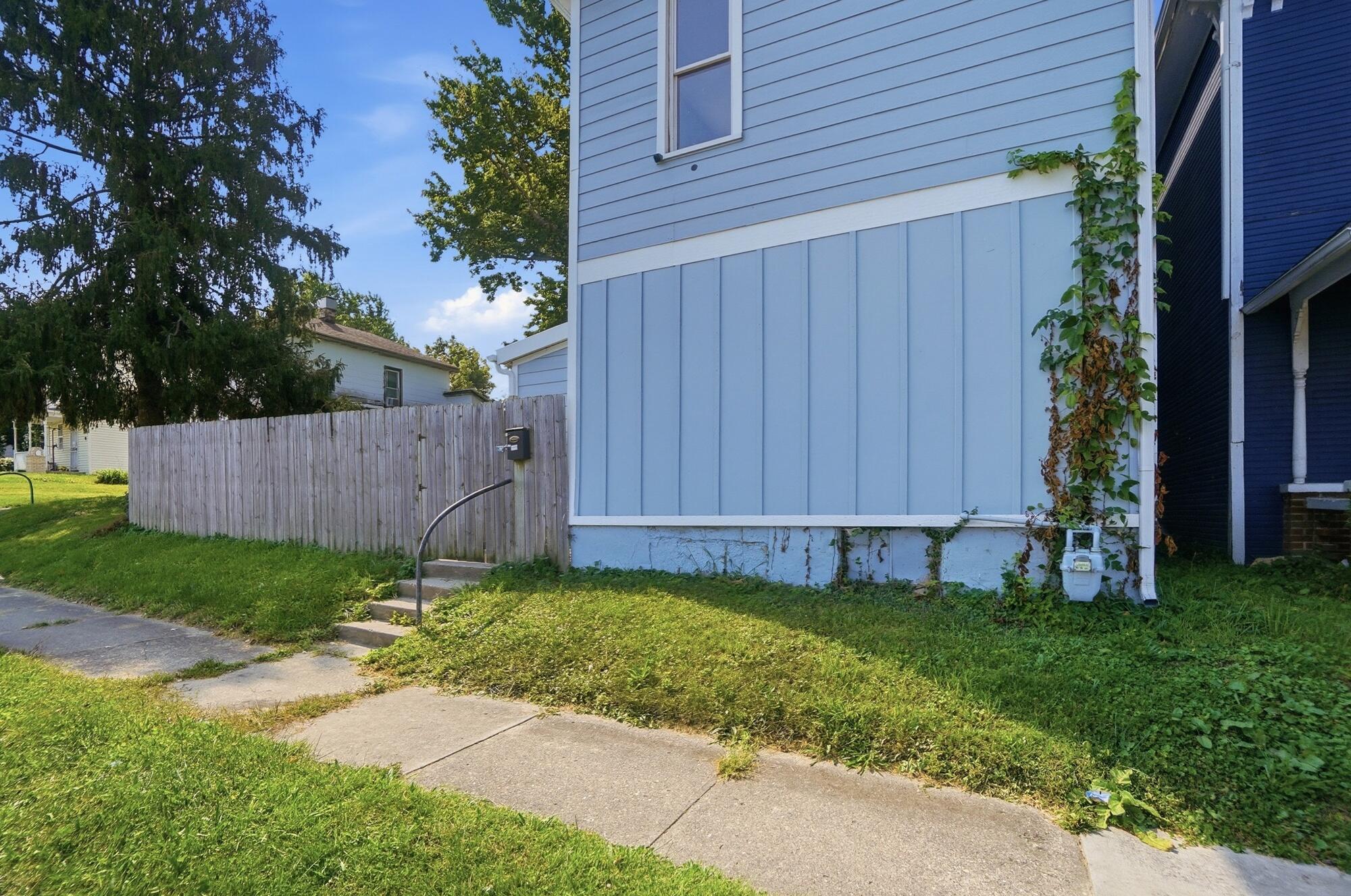 1075 Kenton, Springfield, Ohio 45505