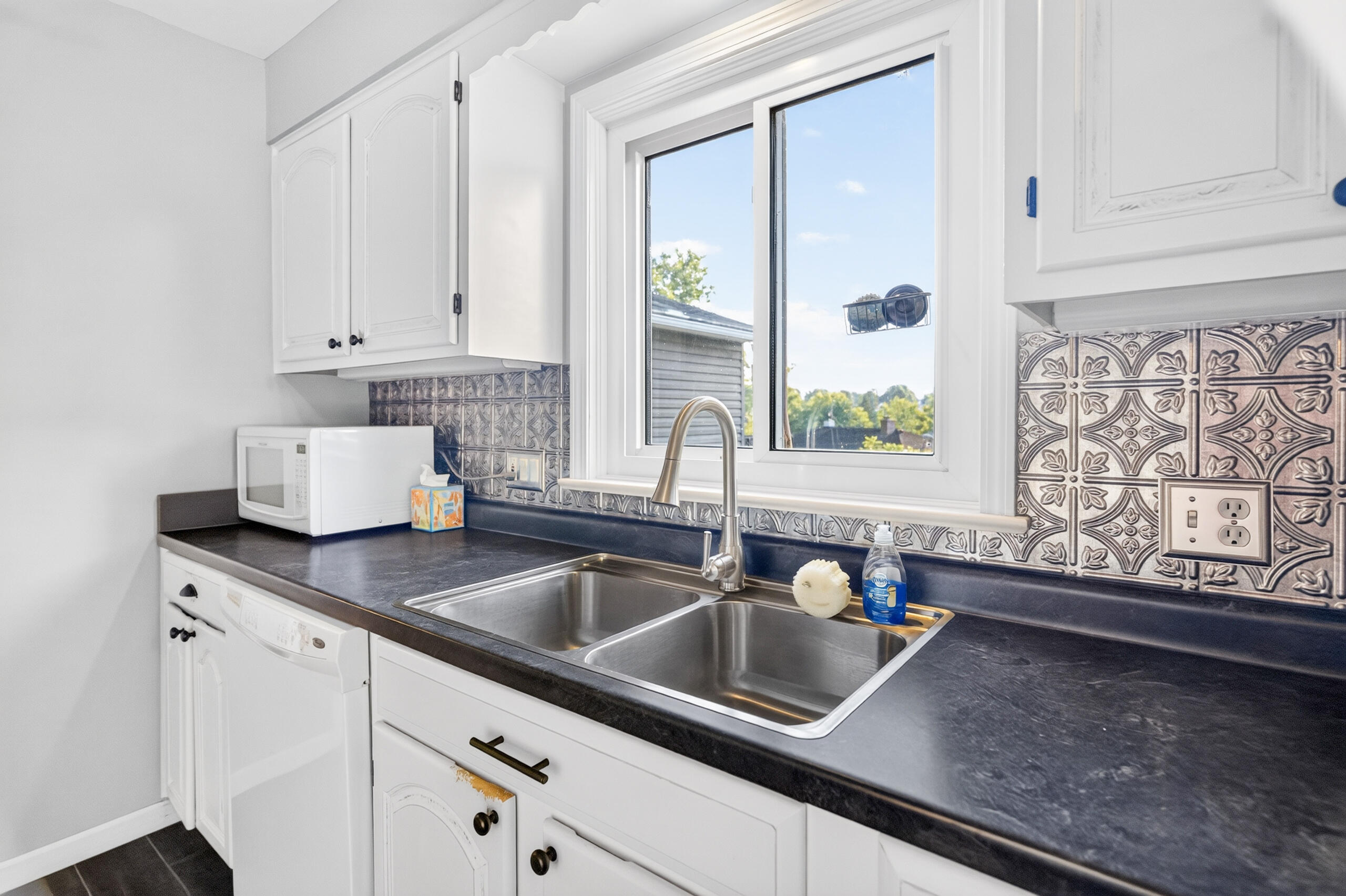 525 Bon Air, Sidney, Ohio 45365