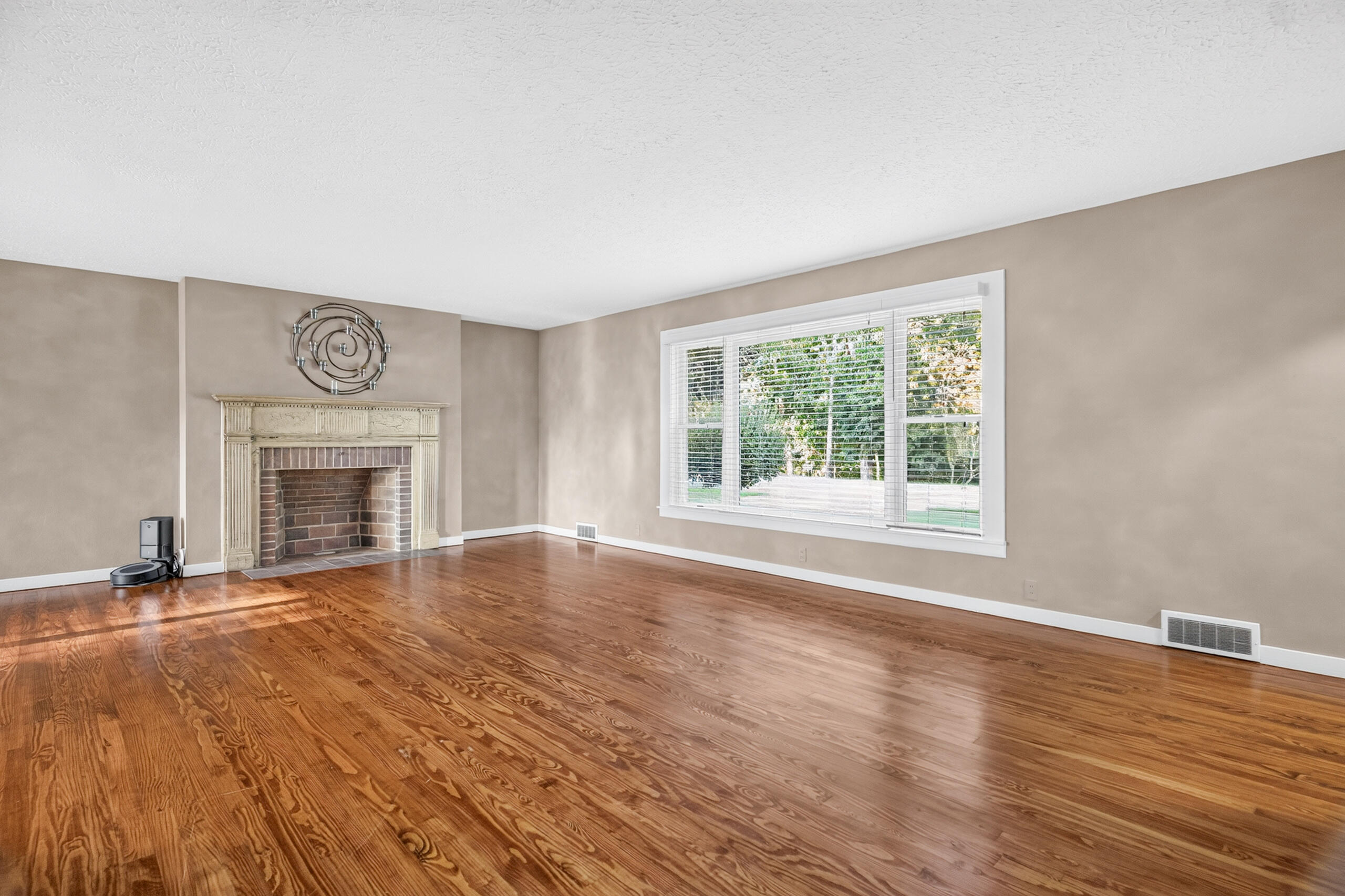 525 Bon Air, Sidney, Ohio 45365