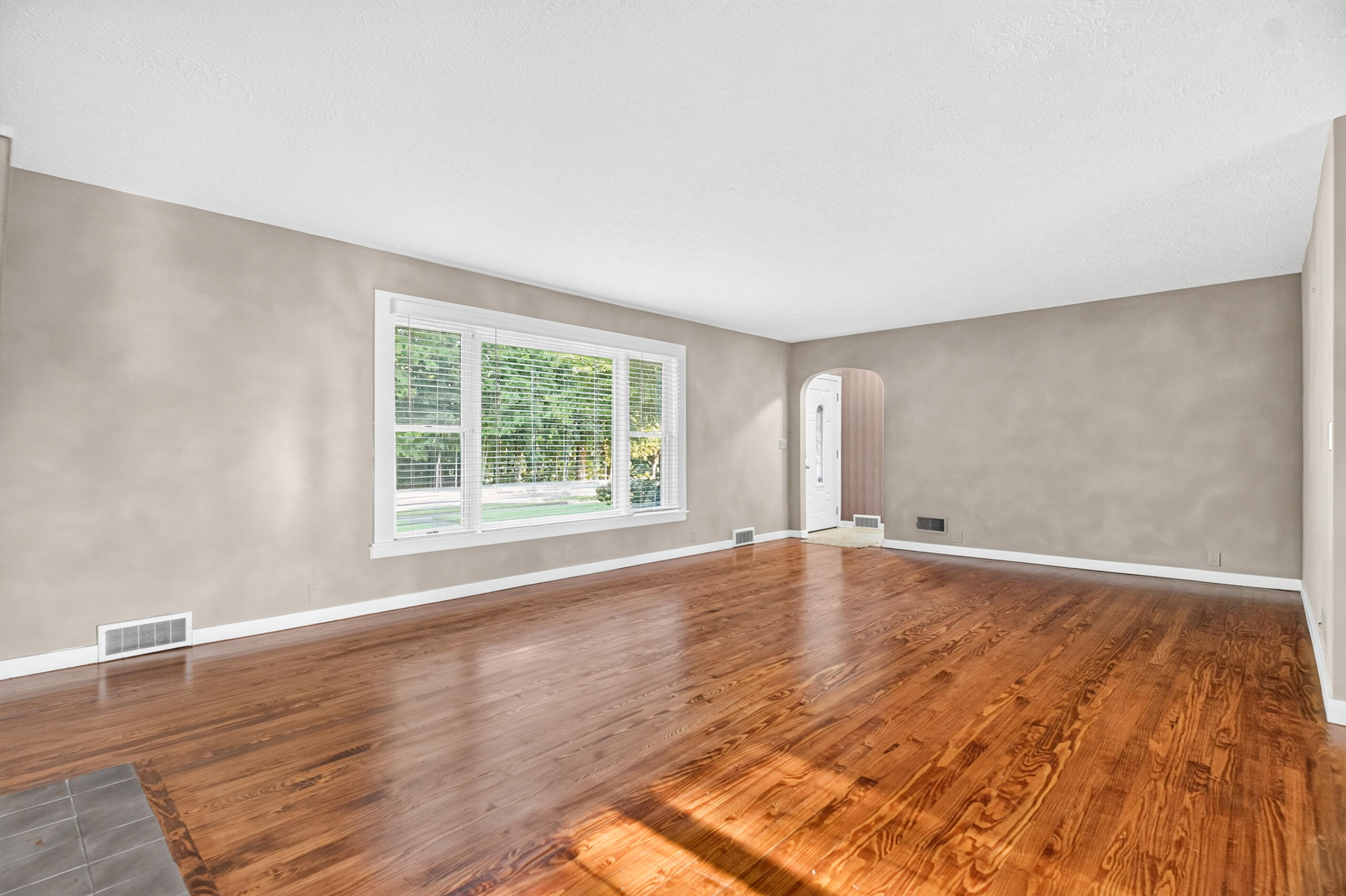 525 Bon Air, Sidney, Ohio 45365