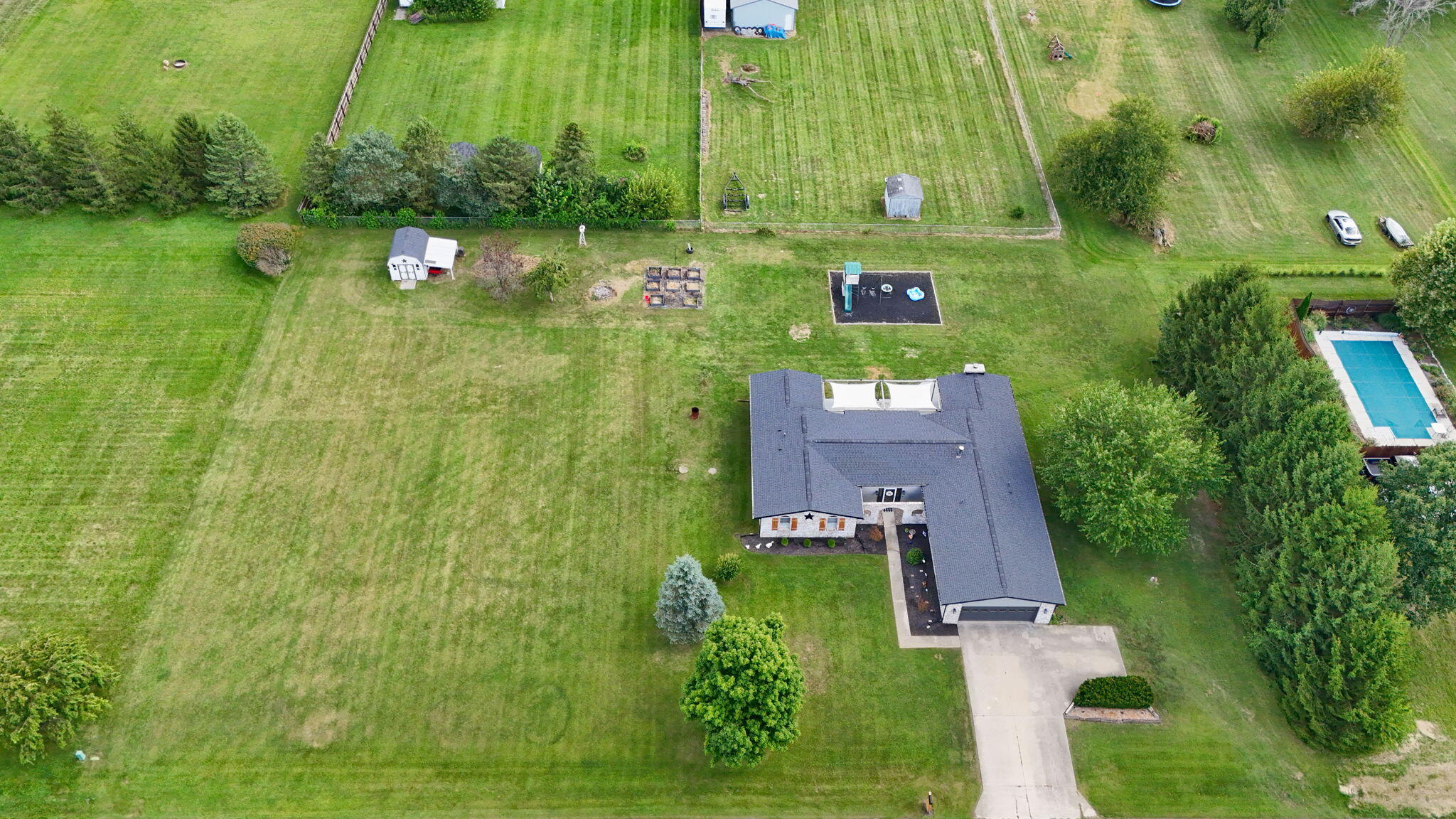 2470 Leon, Springfield, Ohio 45502