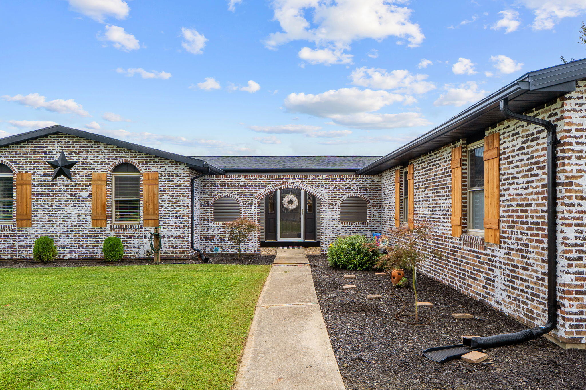 2470 Leon, Springfield, Ohio 45502
