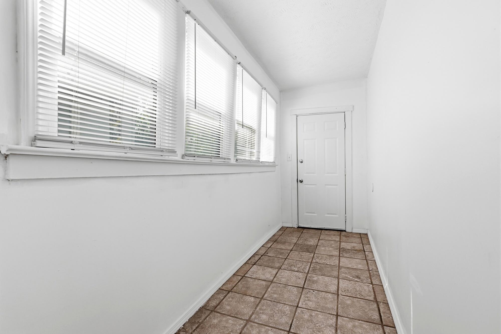 728 Innisfallen, Springfield, Ohio 45506